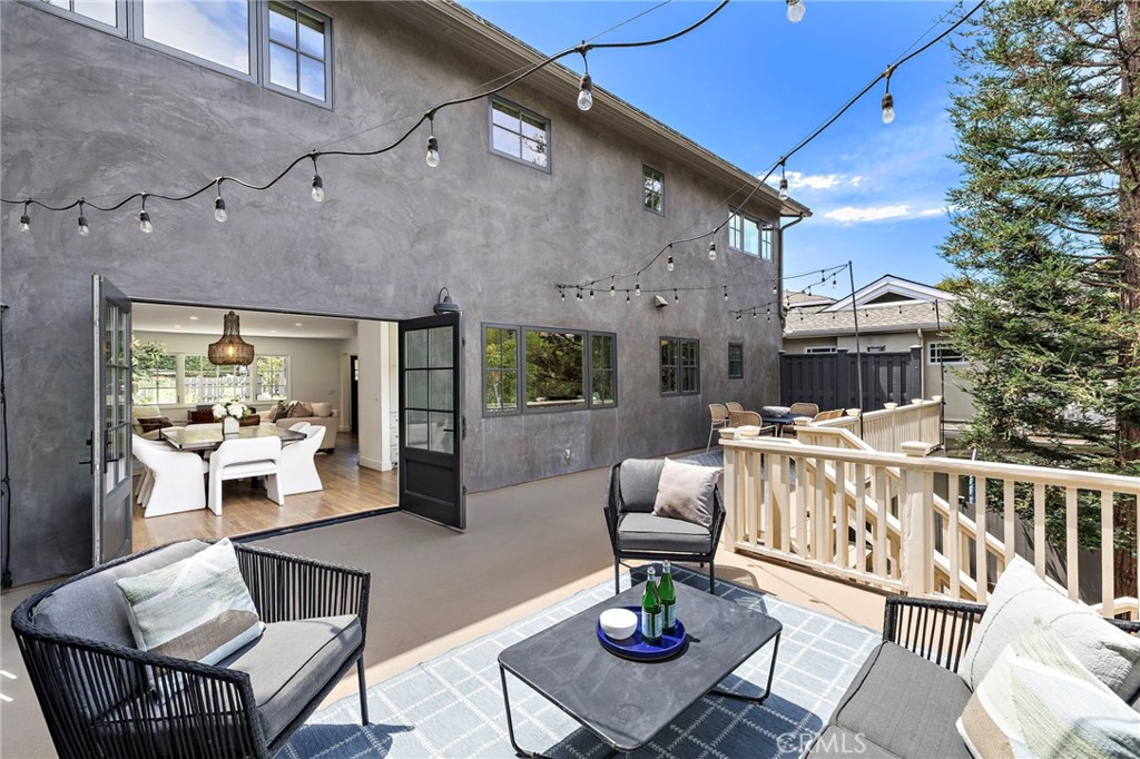 916 Bluebird Canyon Drive