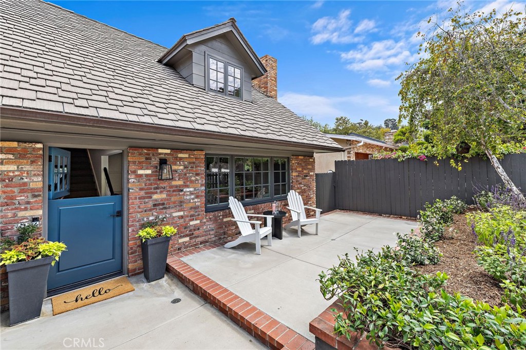 916 Bluebird Canyon Drive