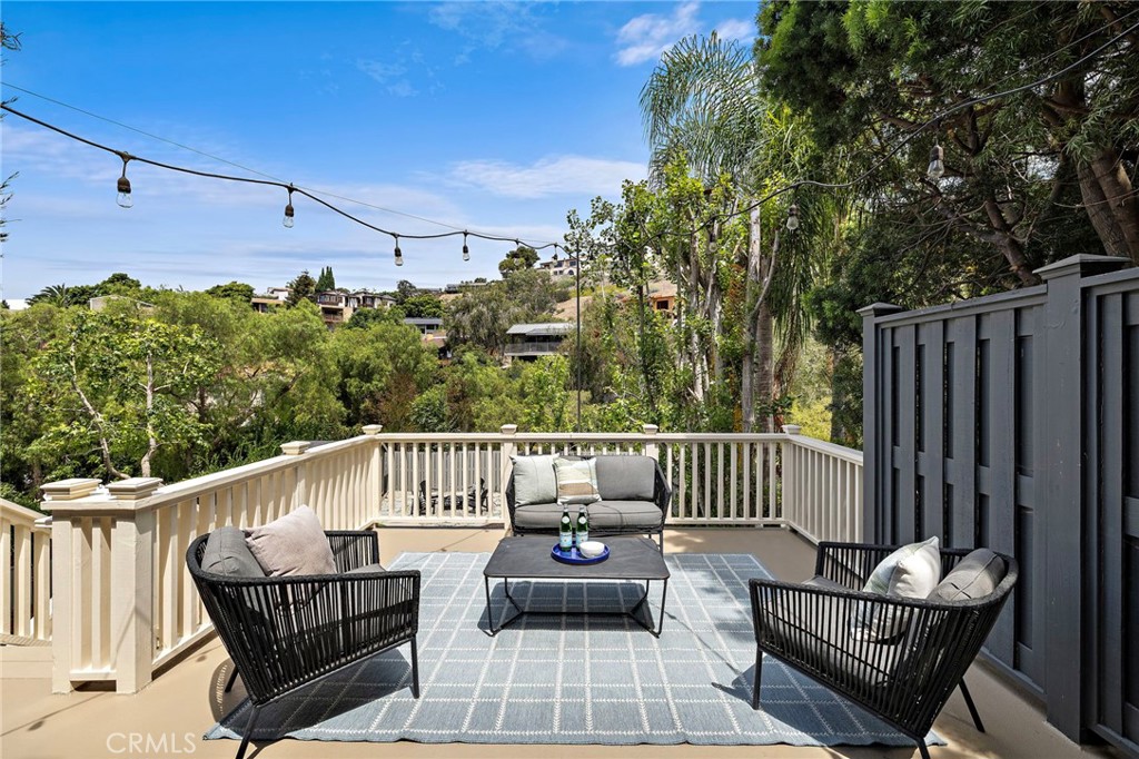 916 Bluebird Canyon Drive