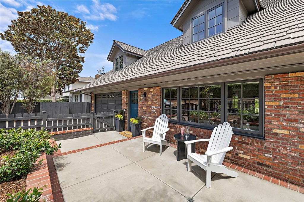 916 Bluebird Canyon Drive