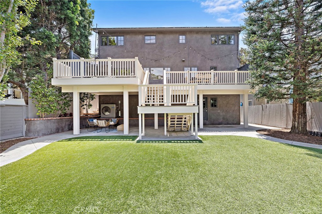 916 Bluebird Canyon Drive