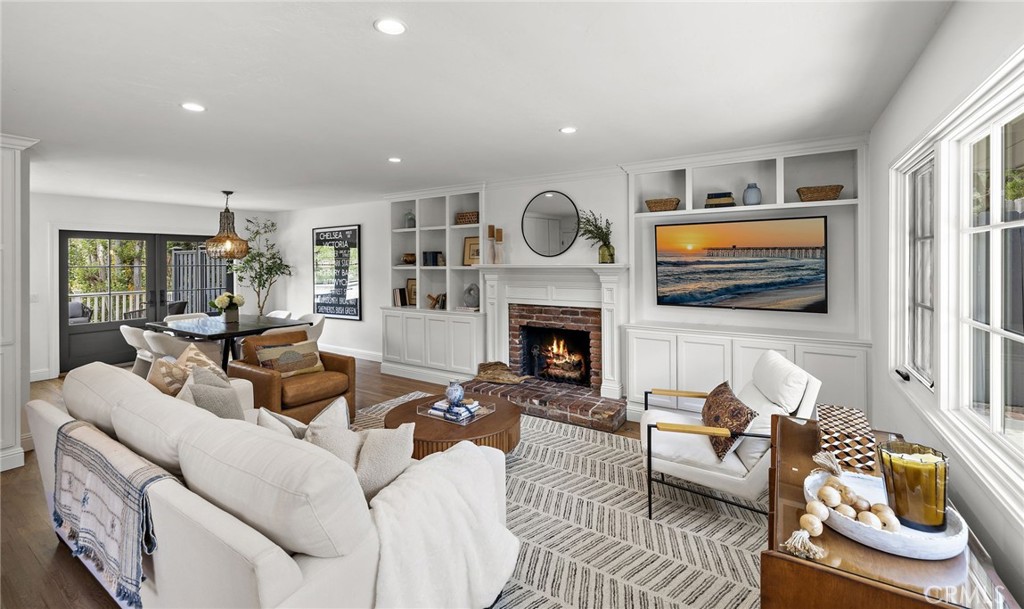 916 Bluebird Canyon Drive