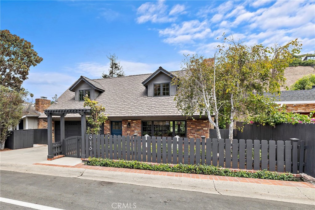 916 Bluebird Canyon Drive