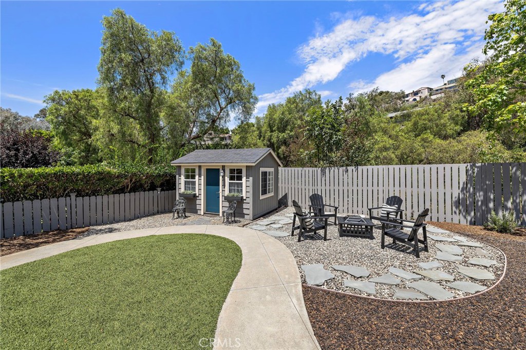 916 Bluebird Canyon Drive