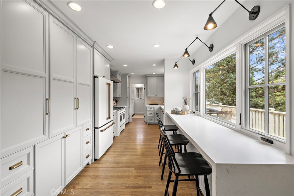 916 Bluebird Canyon Drive