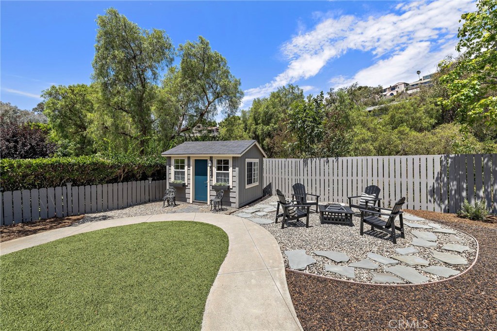 916 Bluebird Canyon Drive