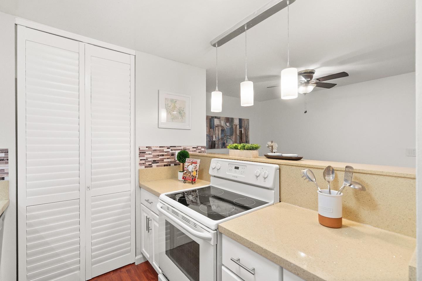 1 Appian Way Unit: 713-2