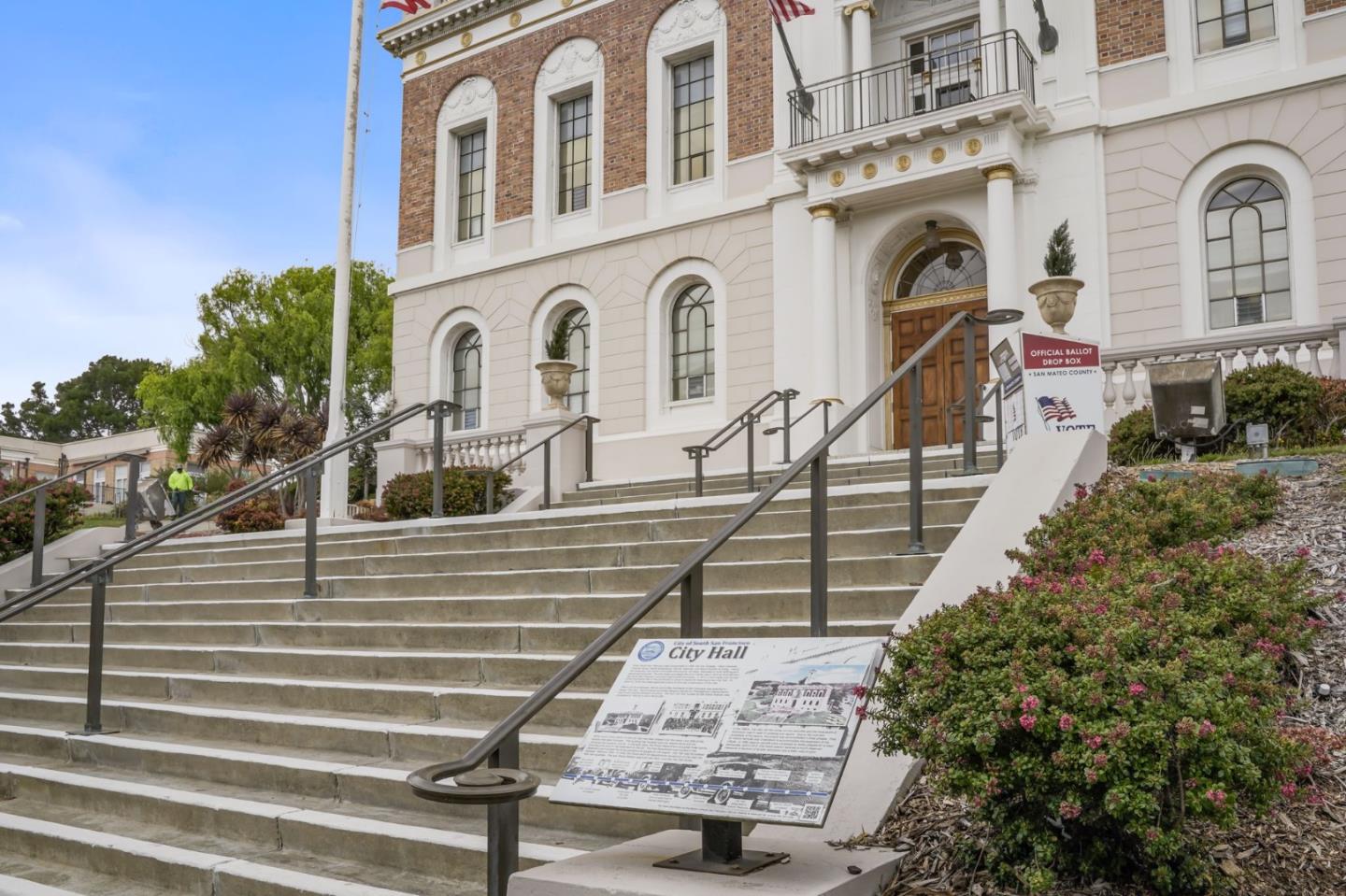 1 Appian Way Unit: 713-2