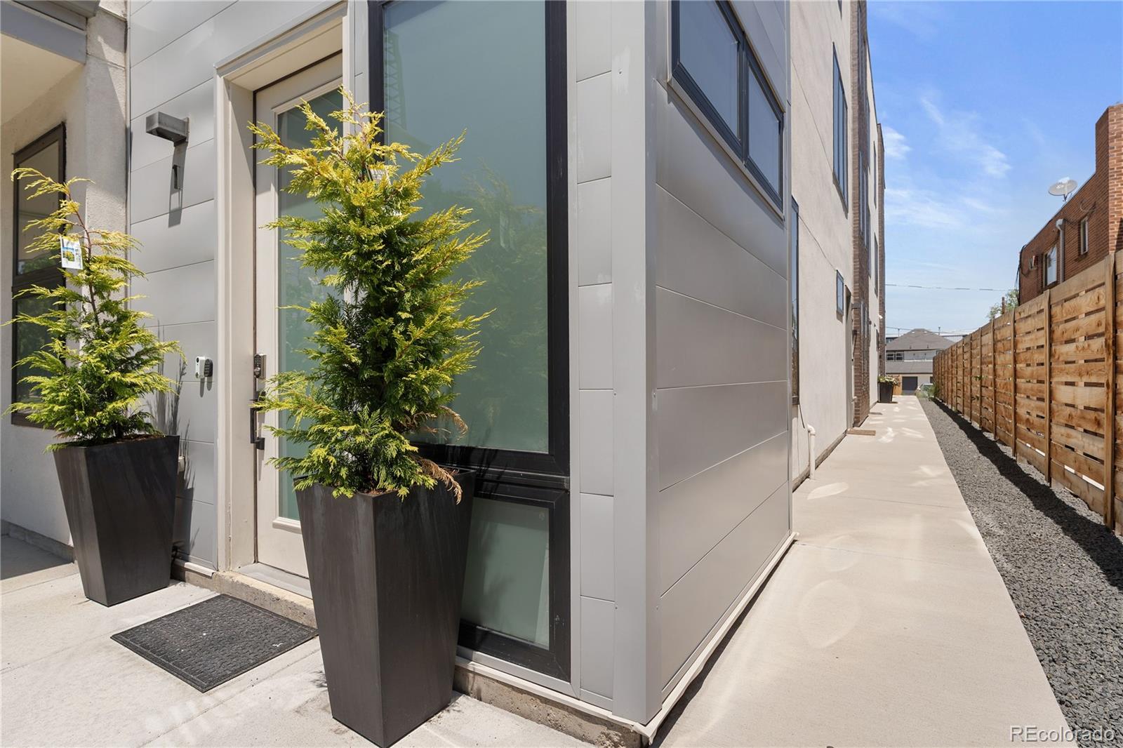 2851 W 23rd Avenue Unit: 1