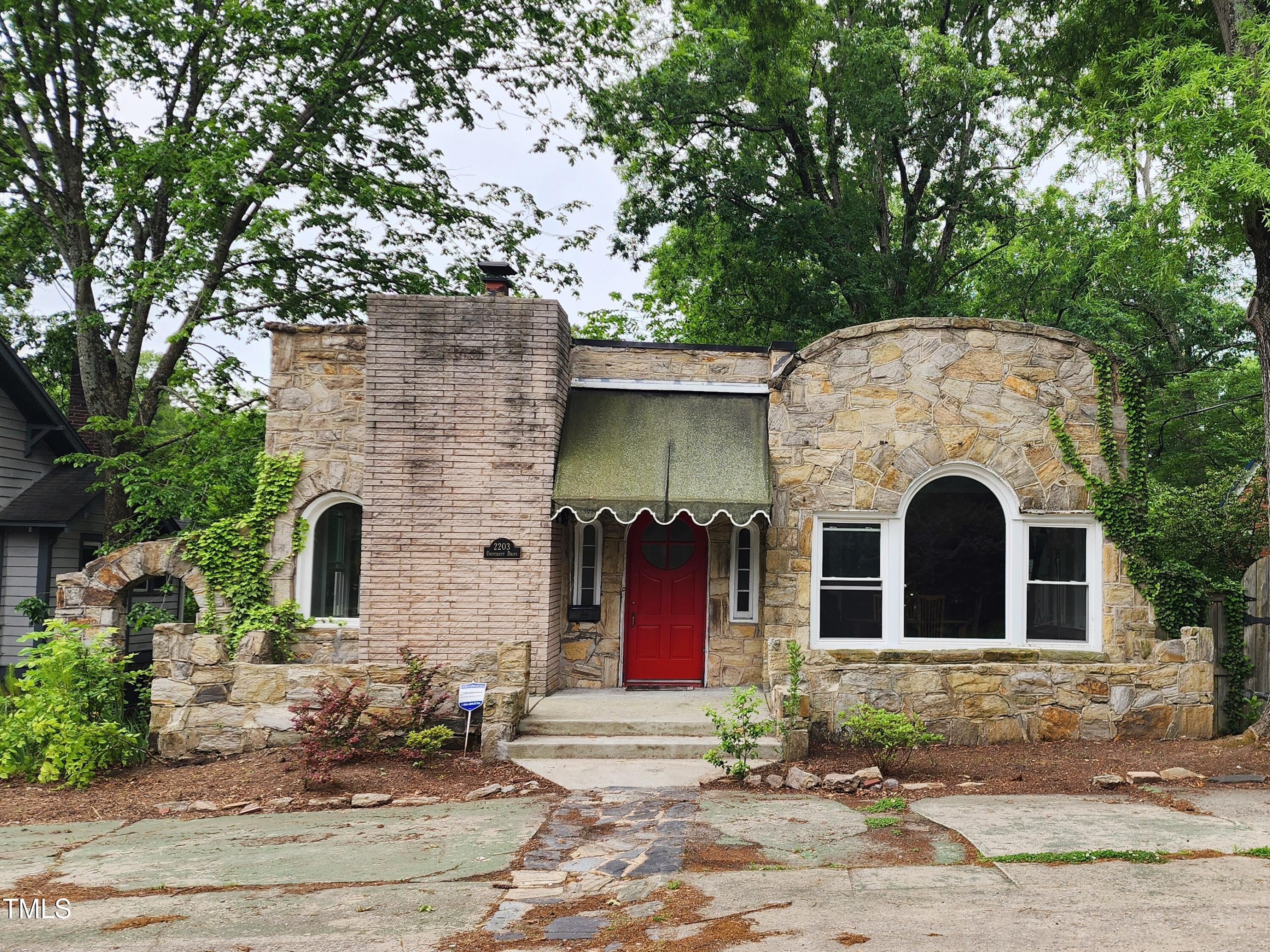 2203 University Drive
