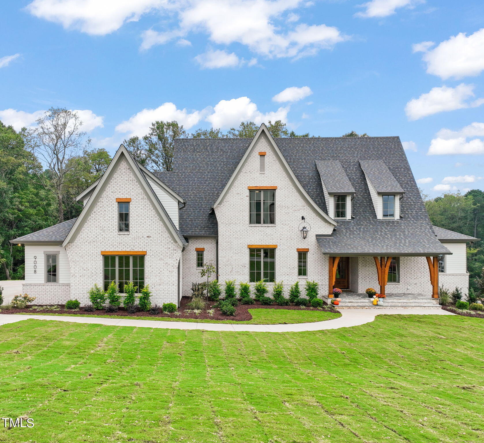 9008 Meadow Pointe Court