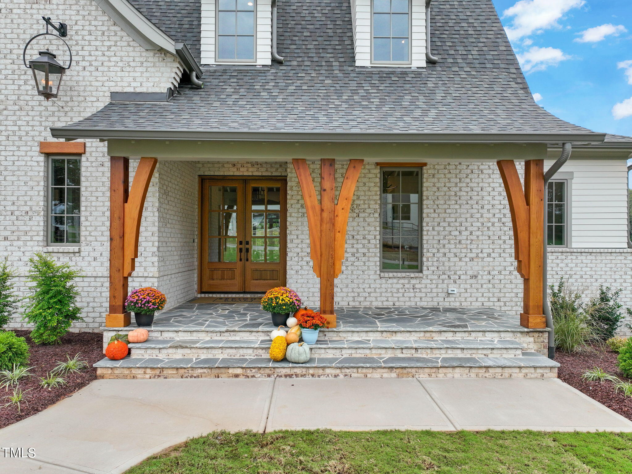 9008 Meadow Pointe Court