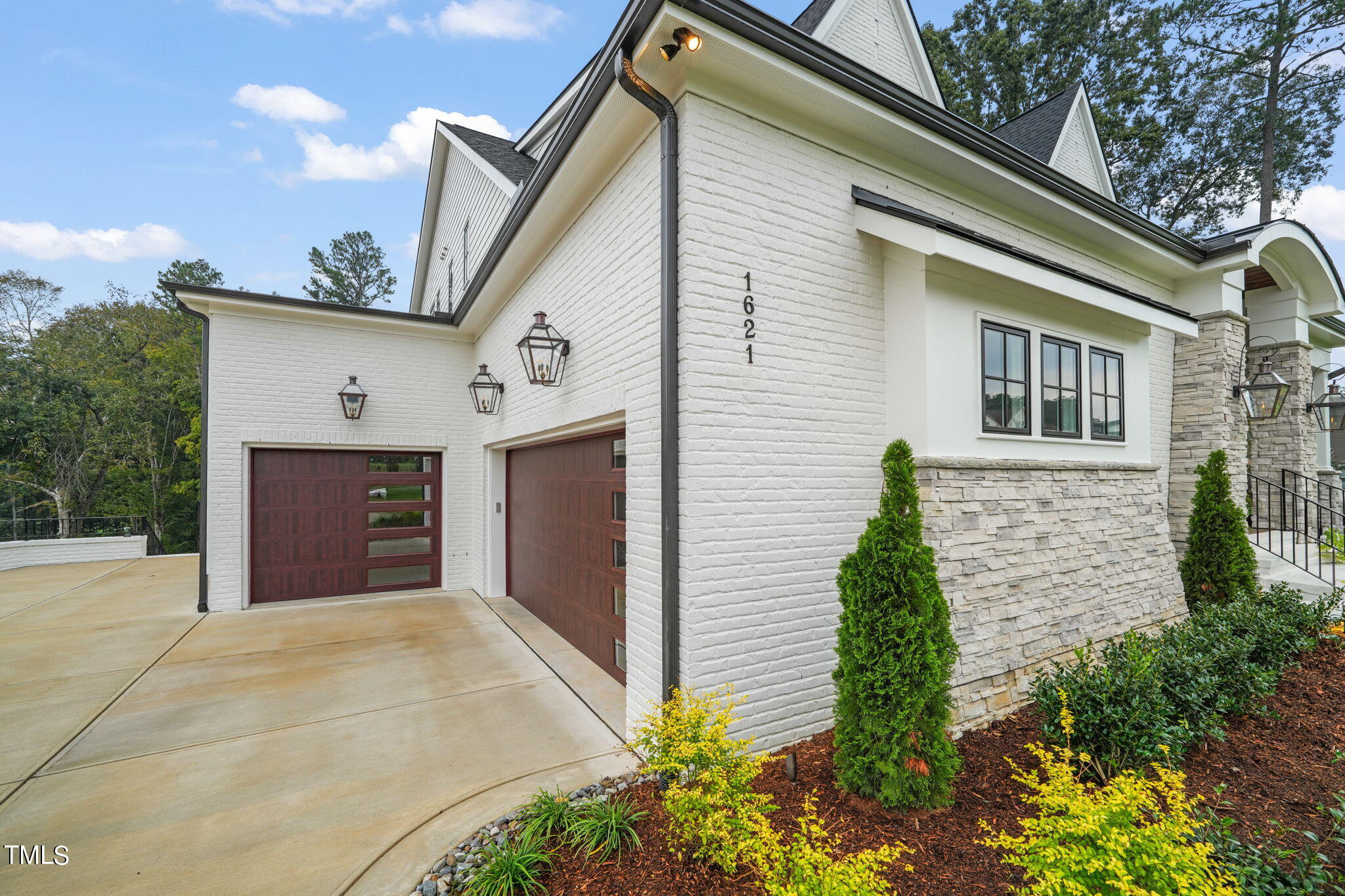 1621 Legacy Ridge Lane