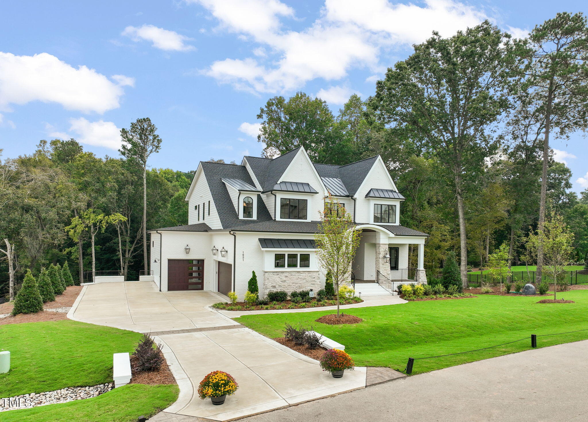 1621 Legacy Ridge Lane