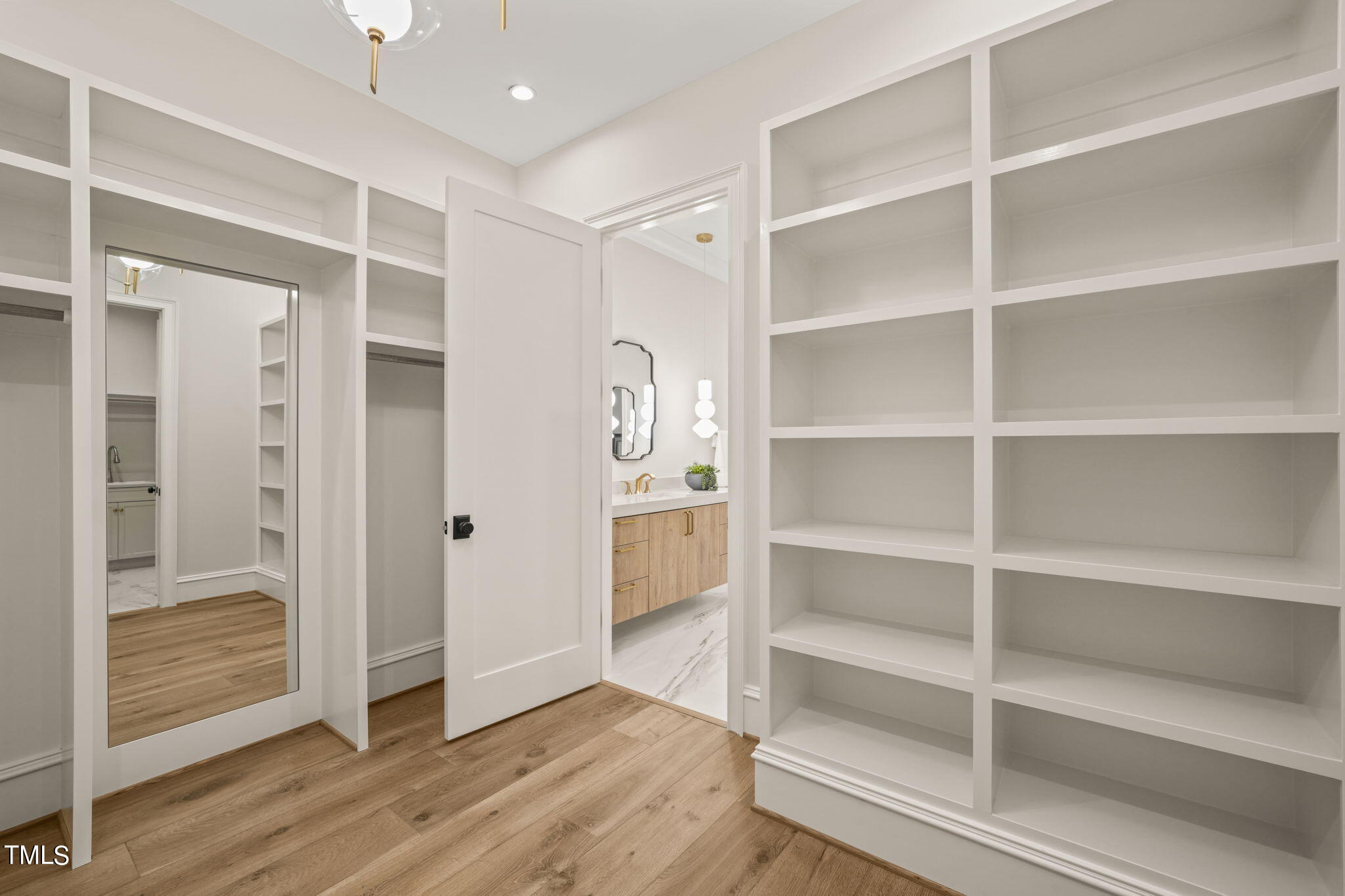 1621 Legacy Ridge Lane
