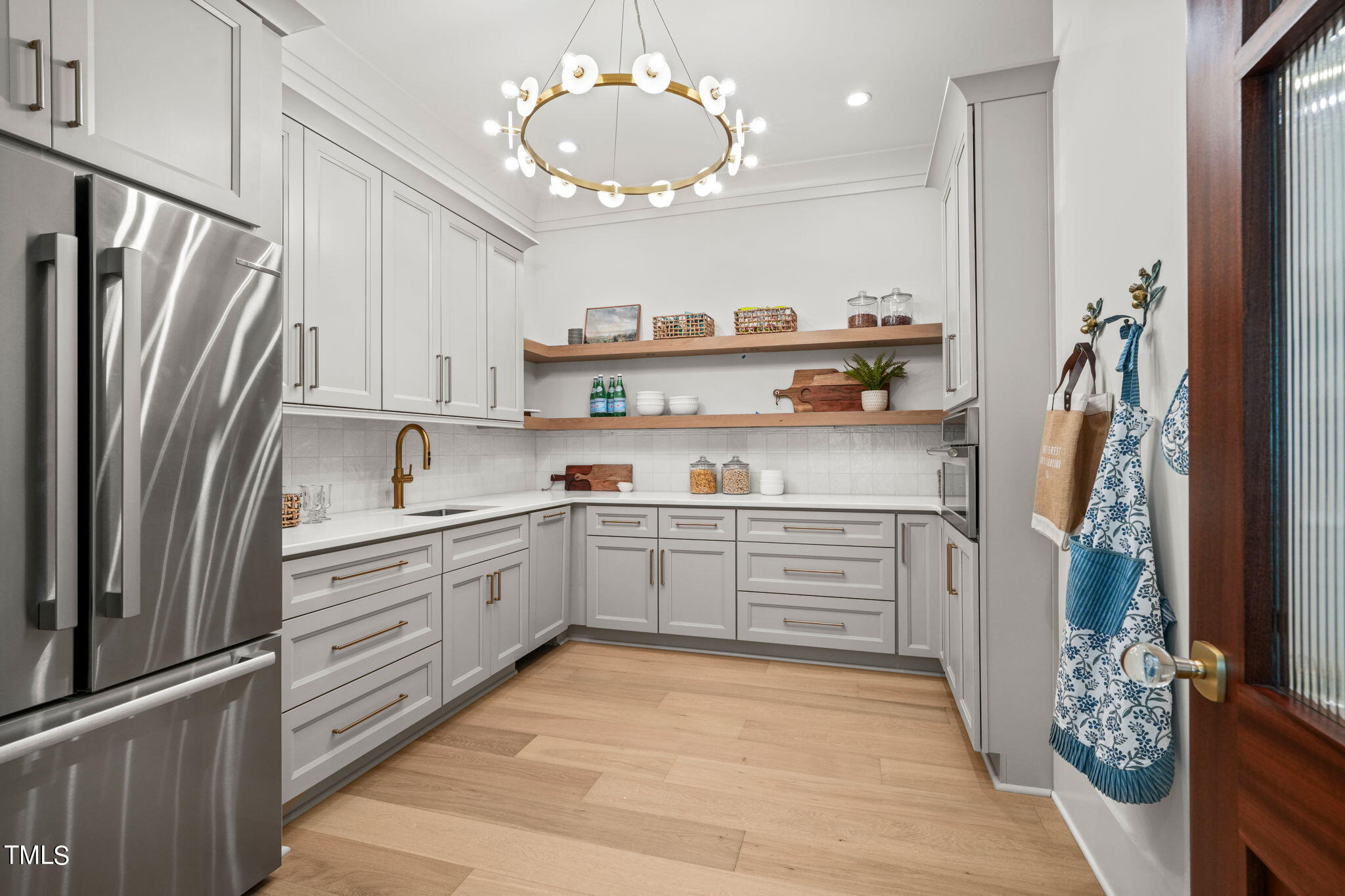 8916 Grand Highland Way