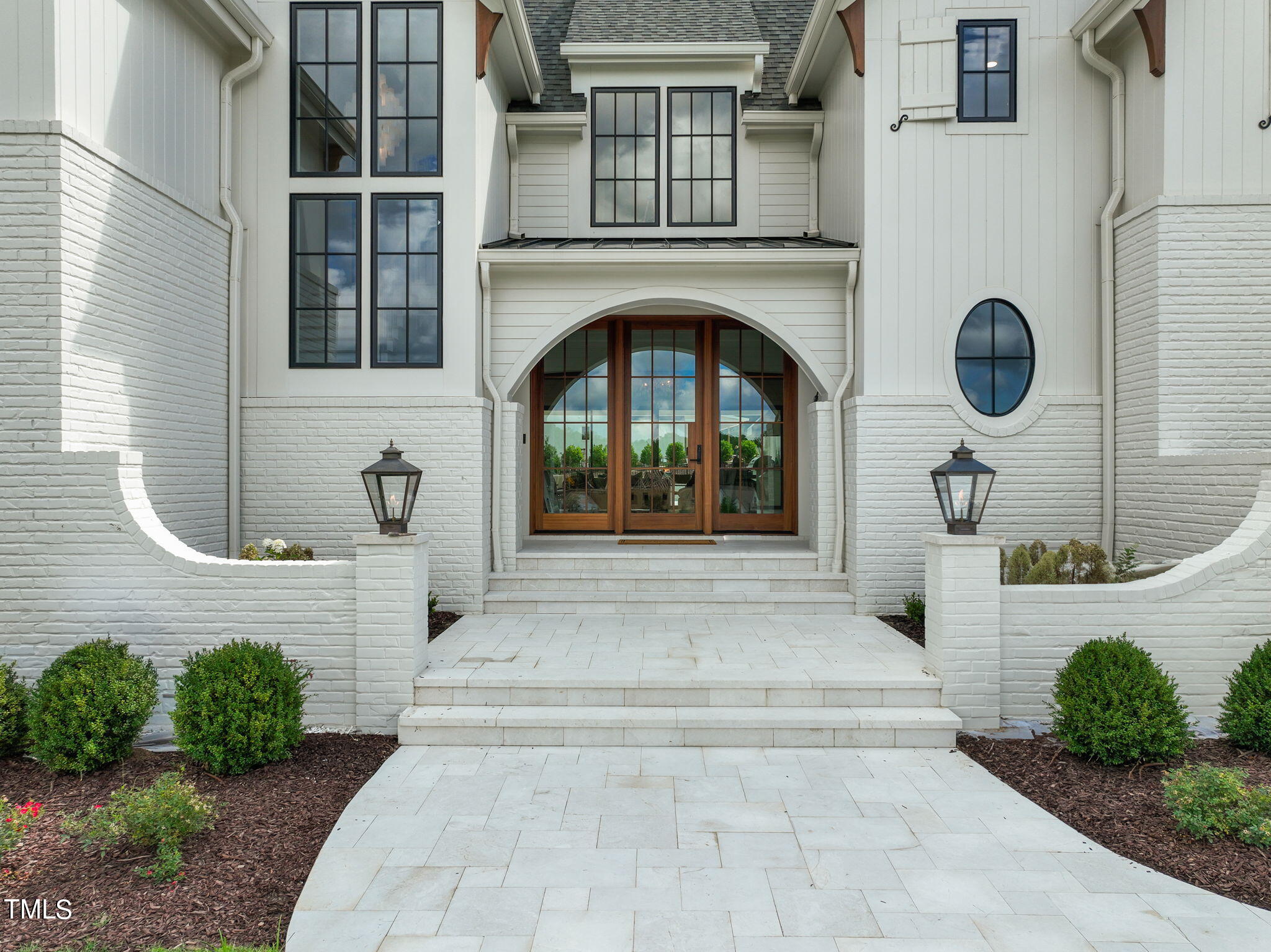 8916 Grand Highland Way