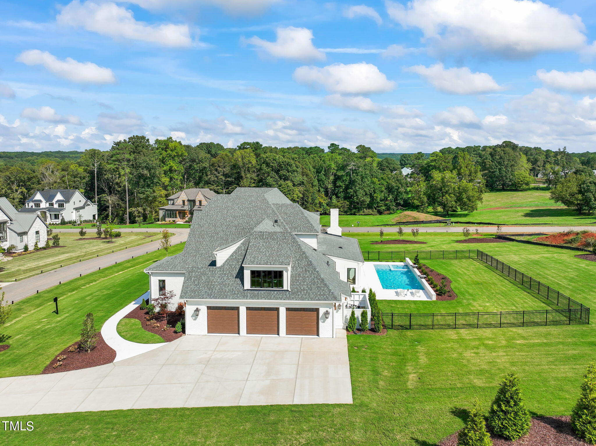 8916 Grand Highland Way