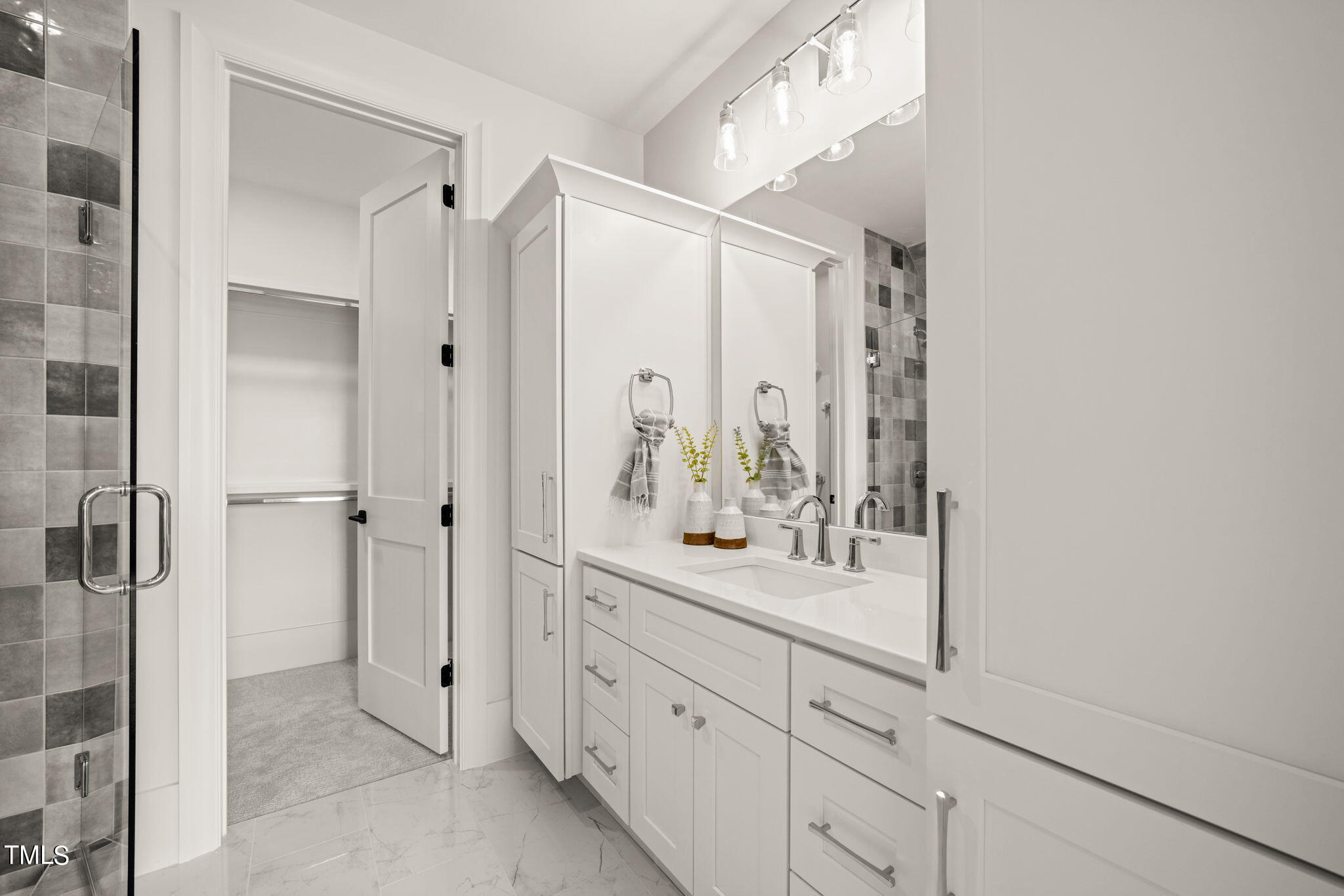 8916 Grand Highland Way