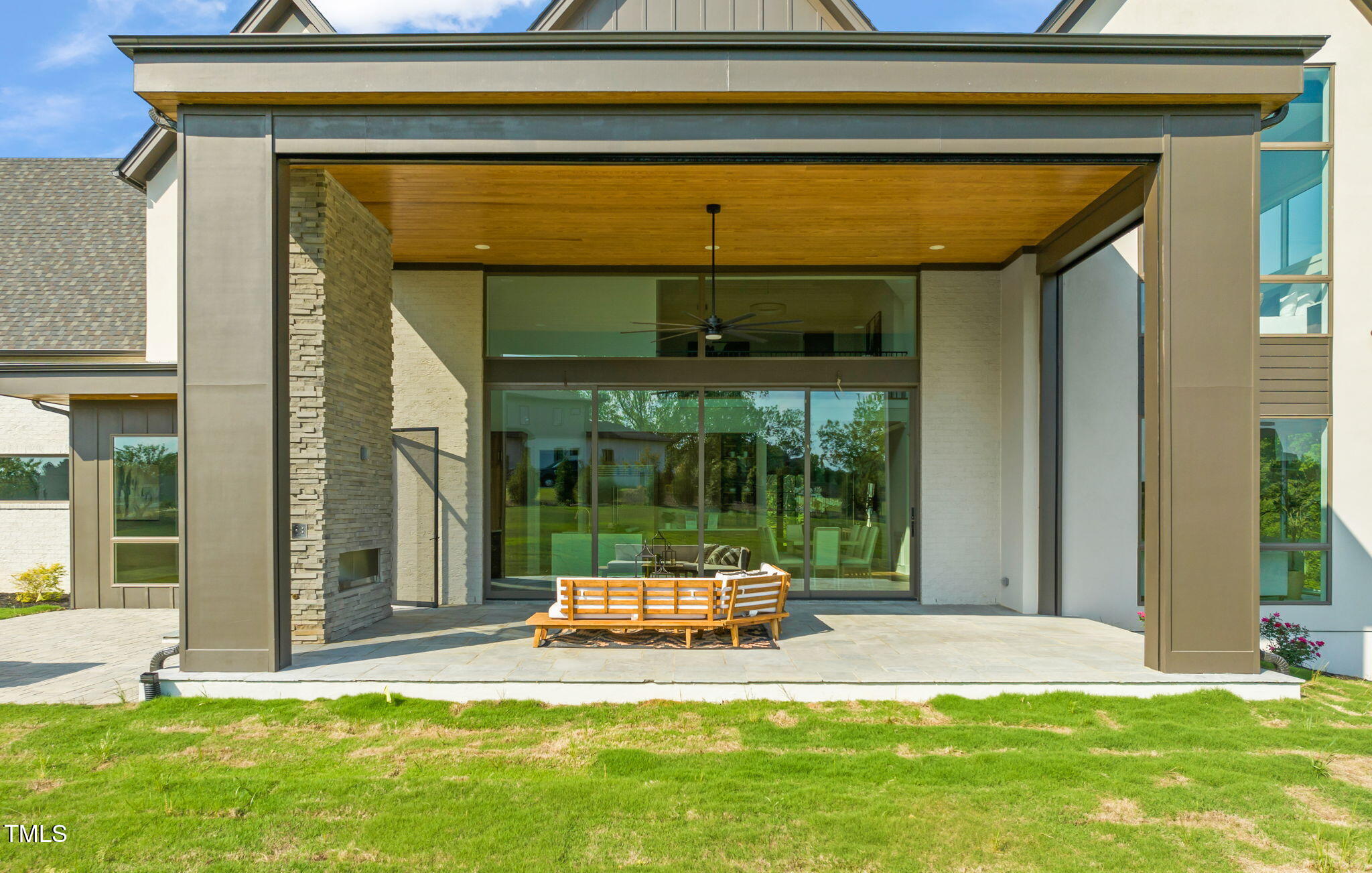 9009 Meadow Pointe Court