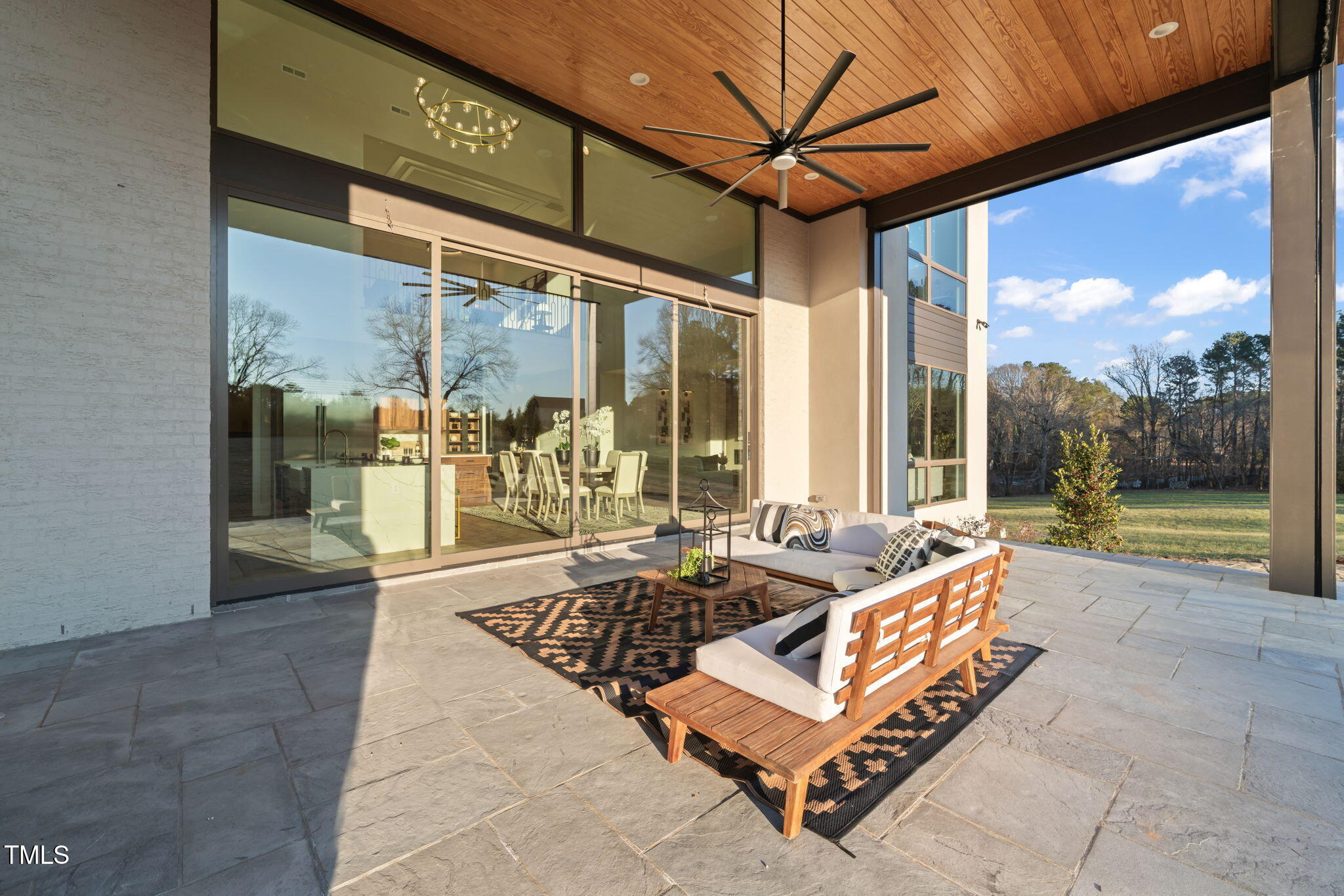 9009 Meadow Pointe Court
