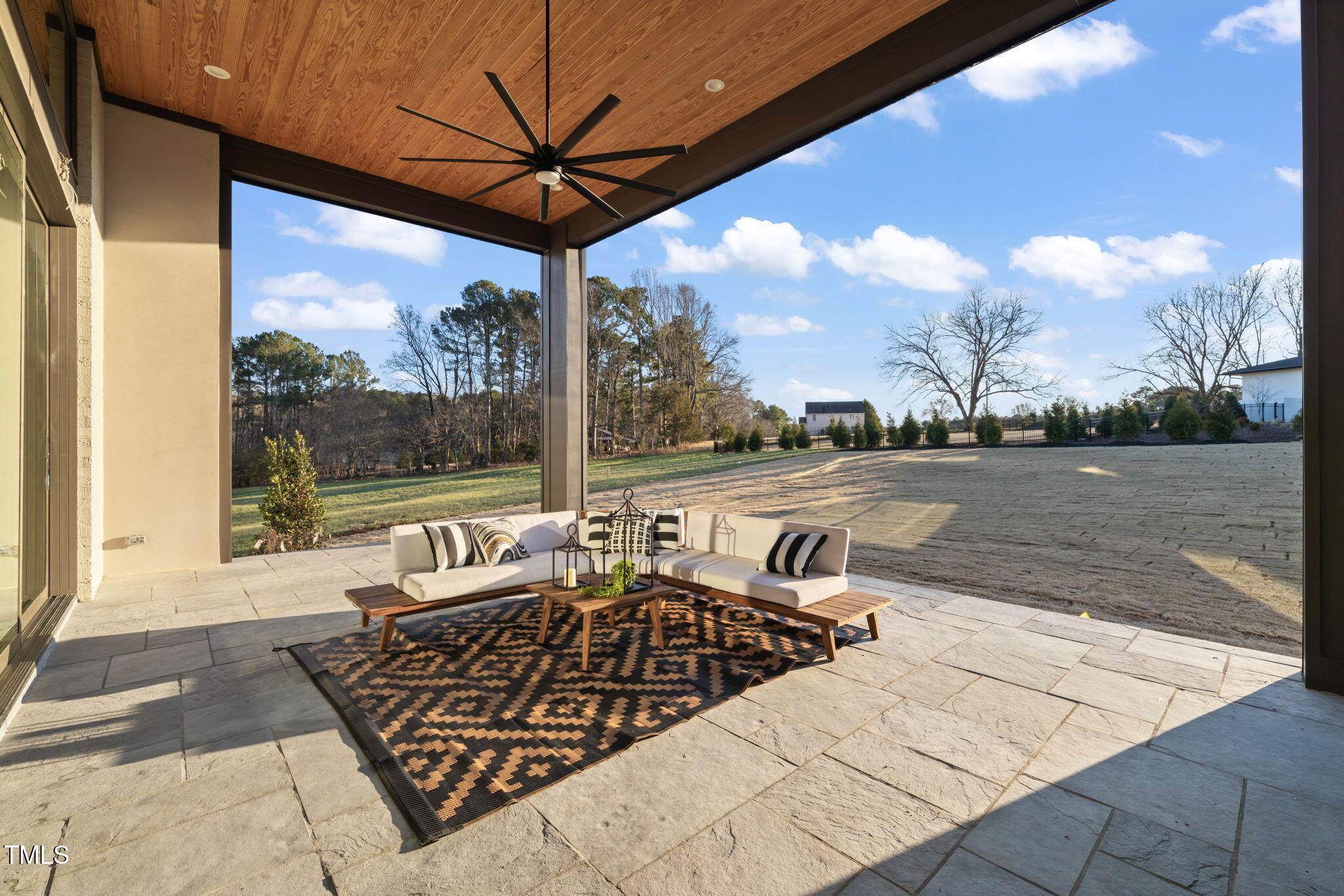 9009 Meadow Pointe Court