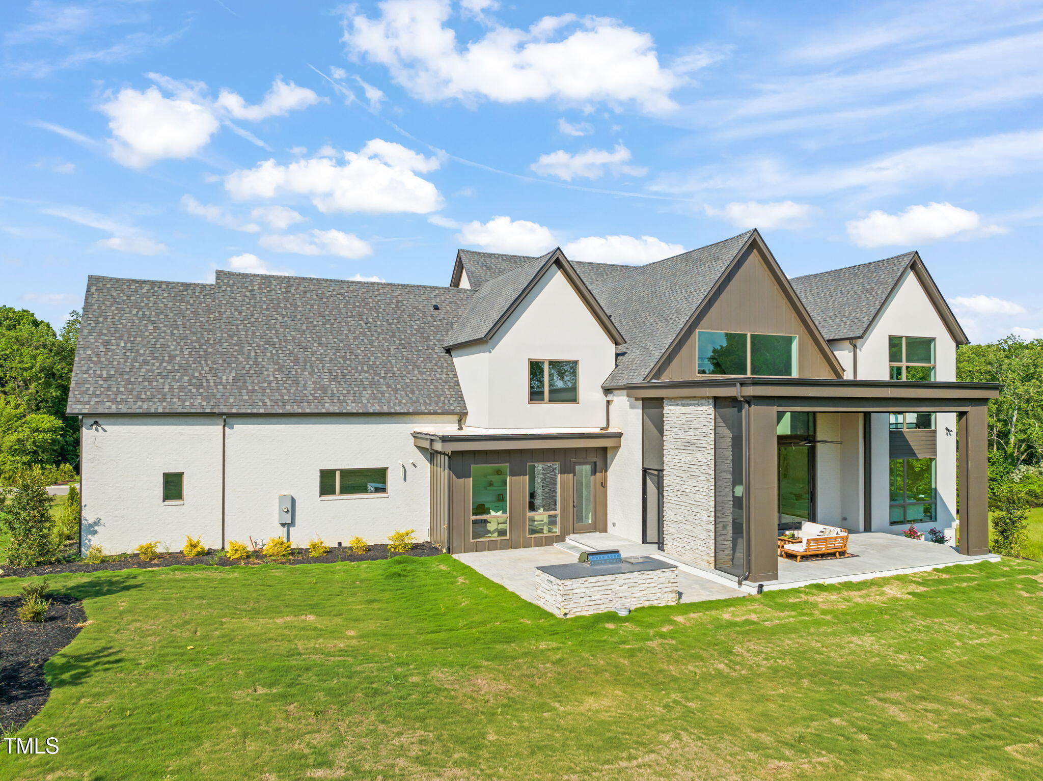 9009 Meadow Pointe Court