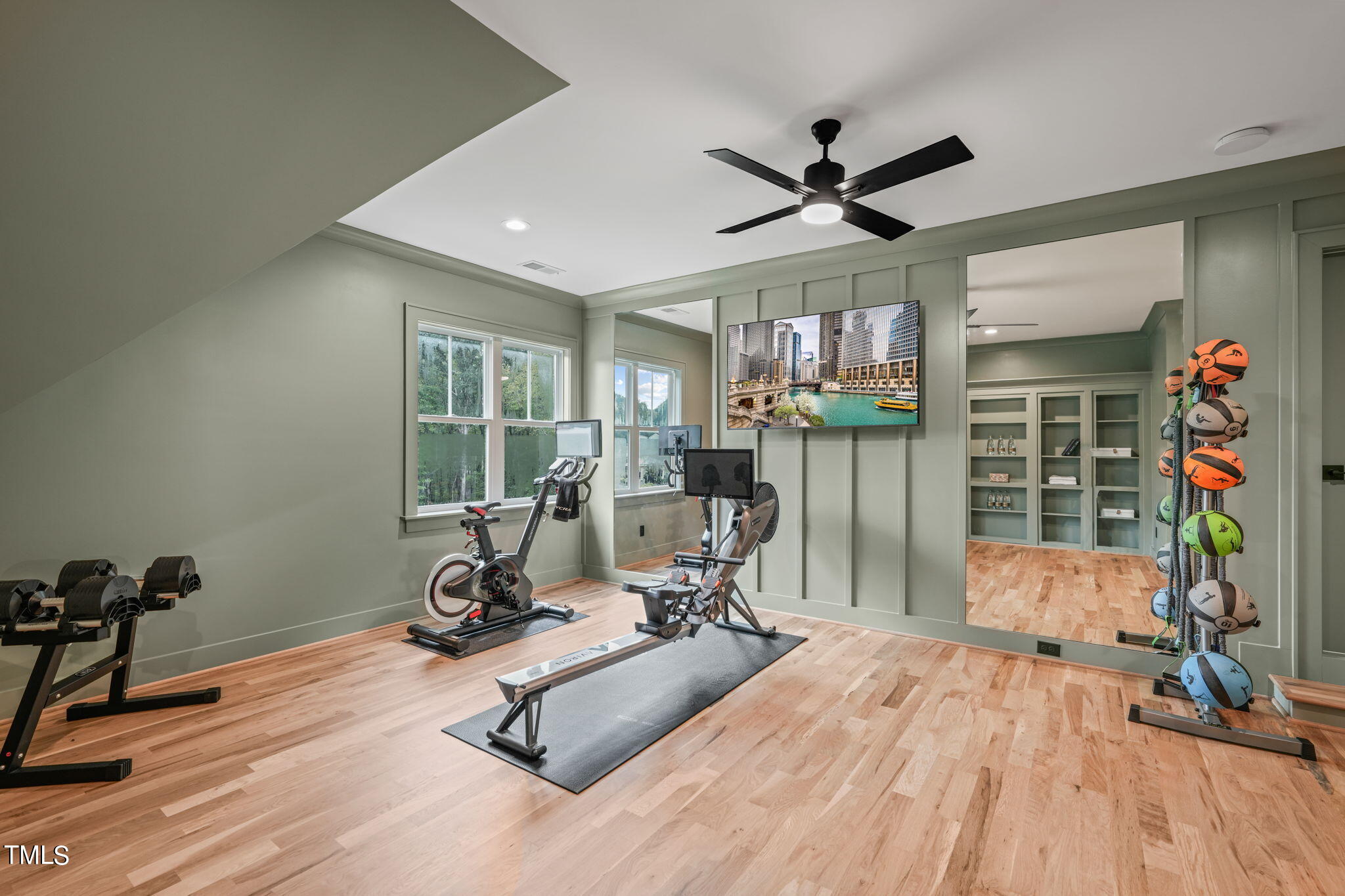 8909 Grand Highland Way