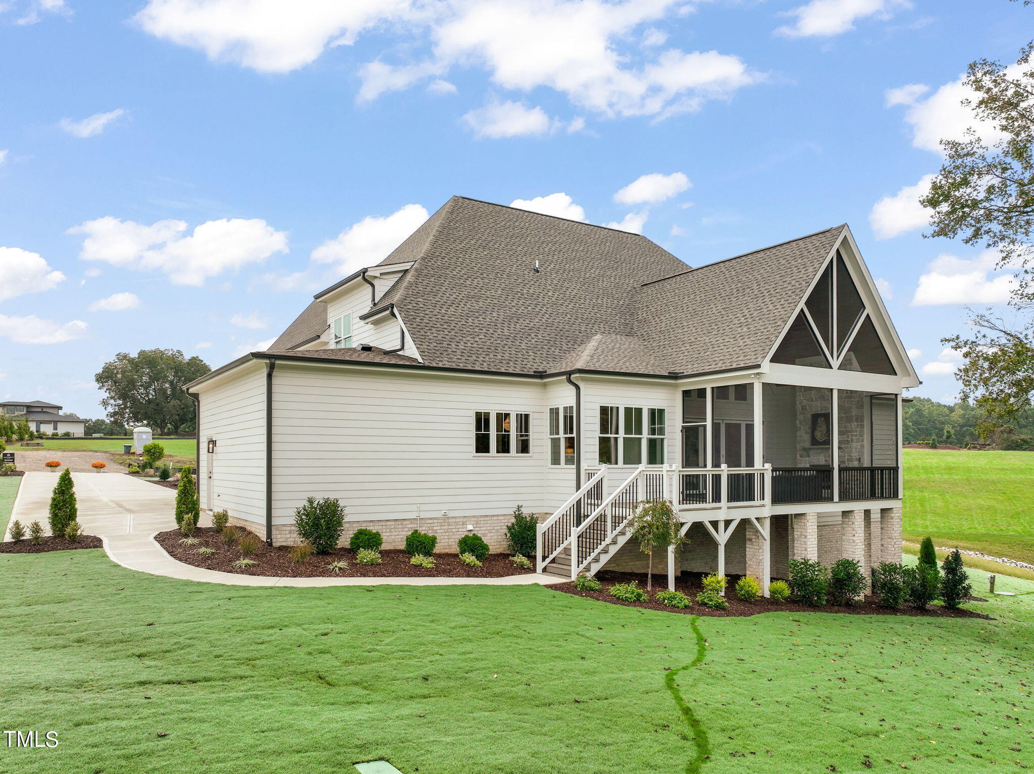 8909 Grand Highland Way
