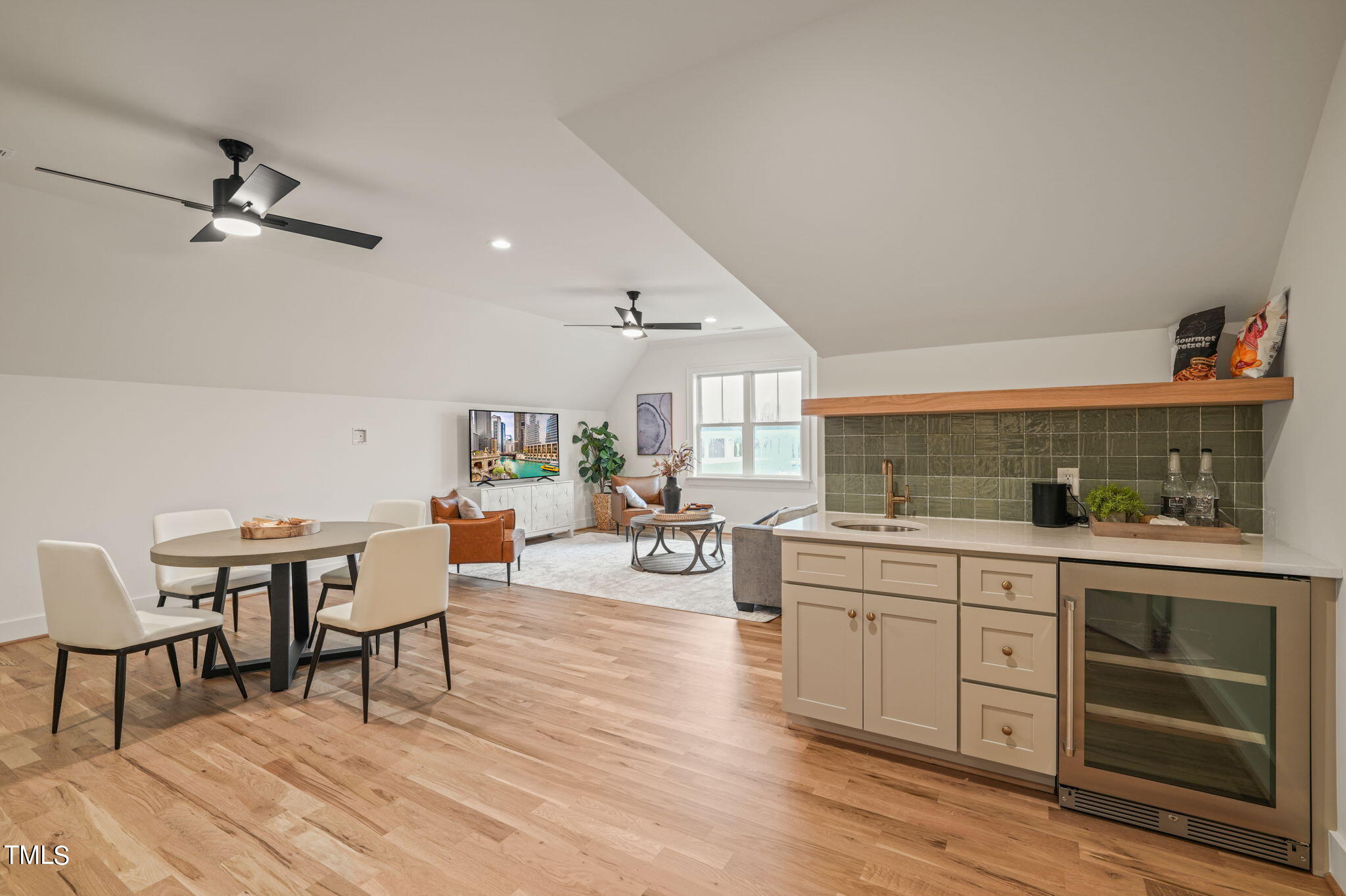 8909 Grand Highland Way
