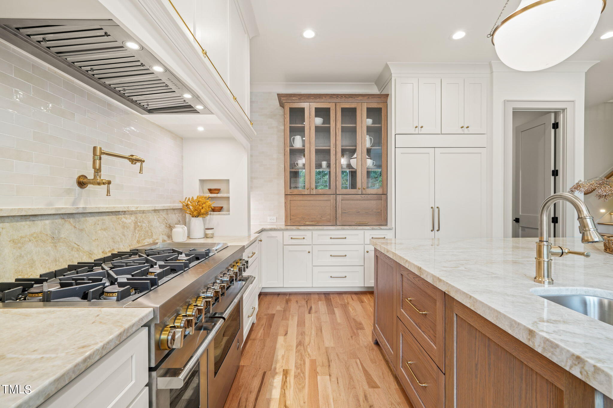 8909 Grand Highland Way