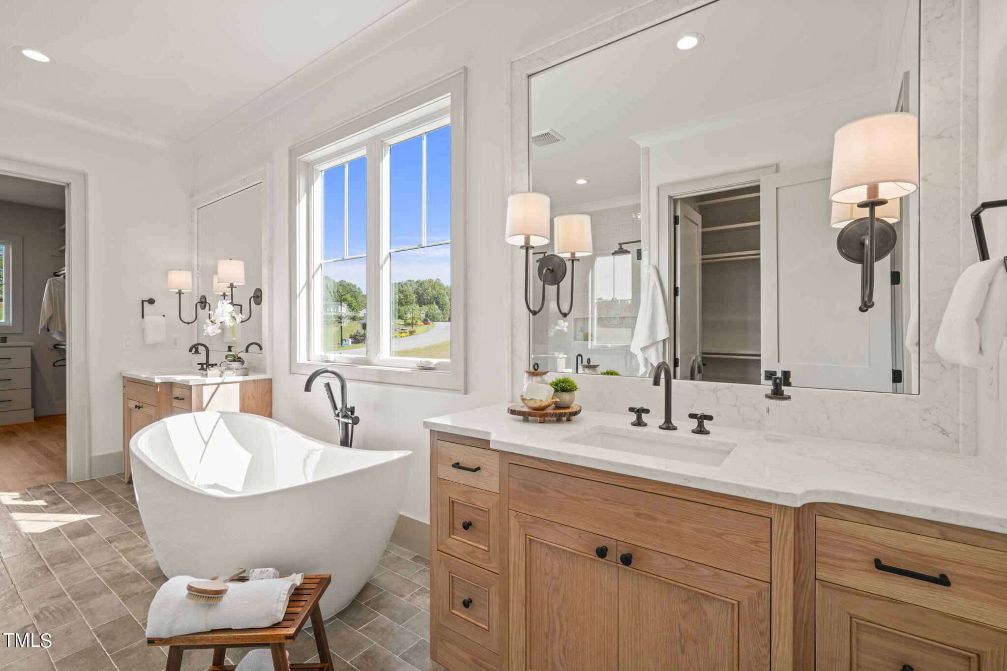 8909 Grand Highland Way