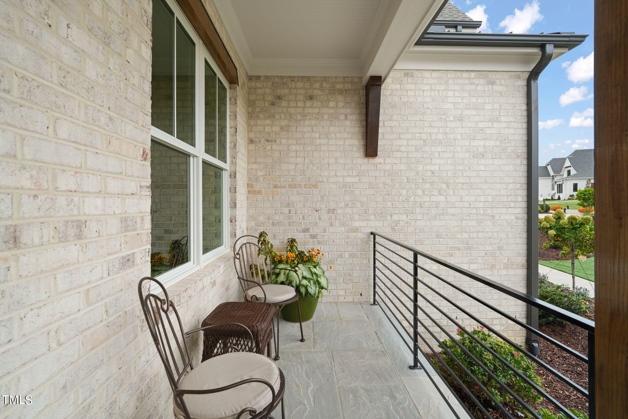 8909 Grand Highland Way