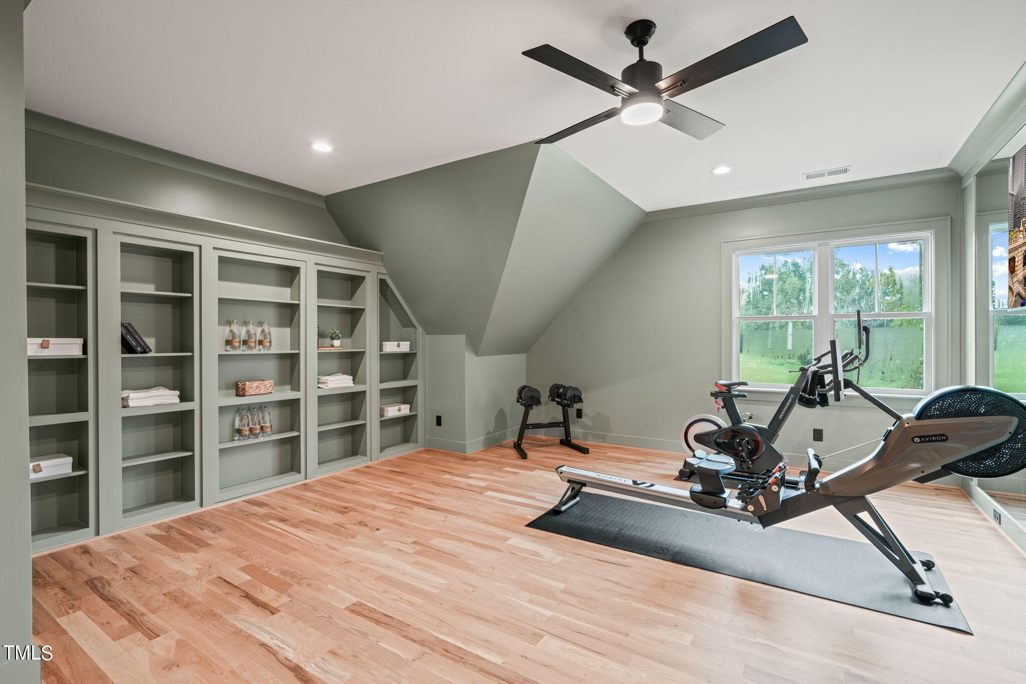 8909 Grand Highland Way