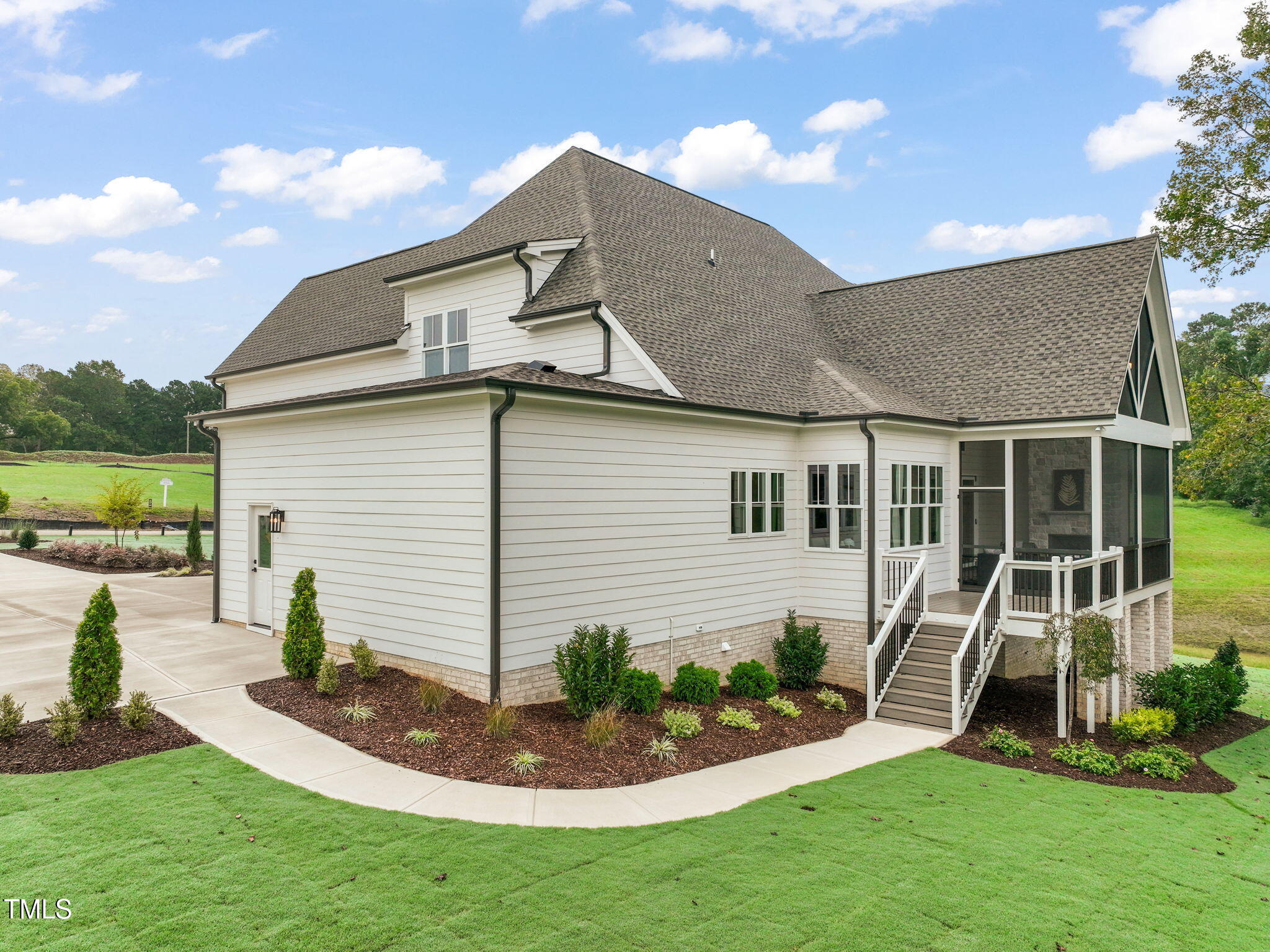 8909 Grand Highland Way