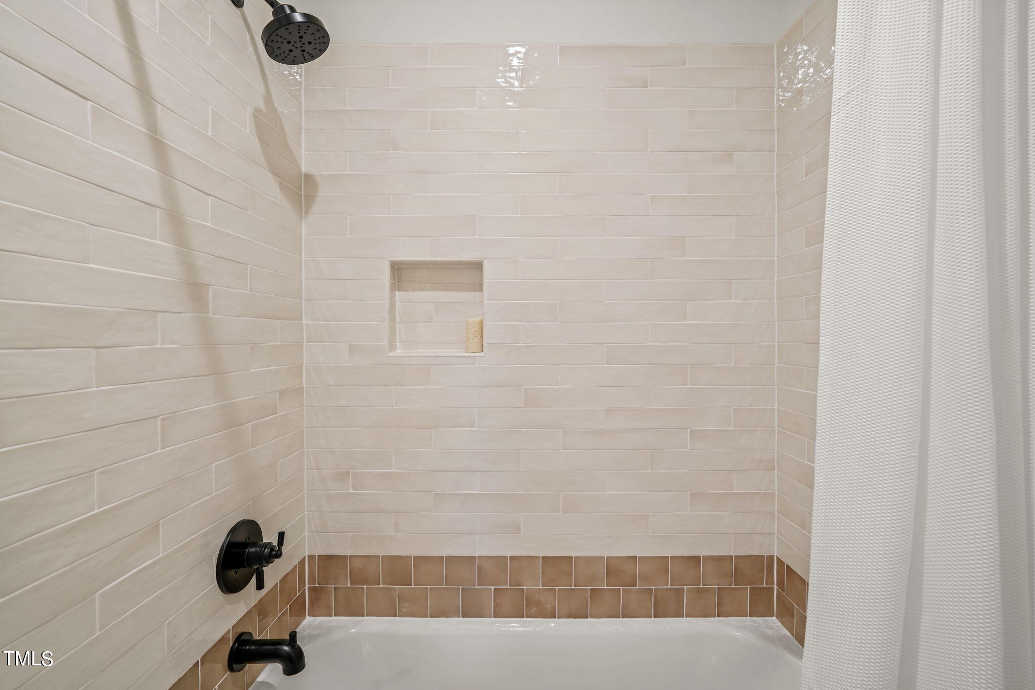 8909 Grand Highland Way