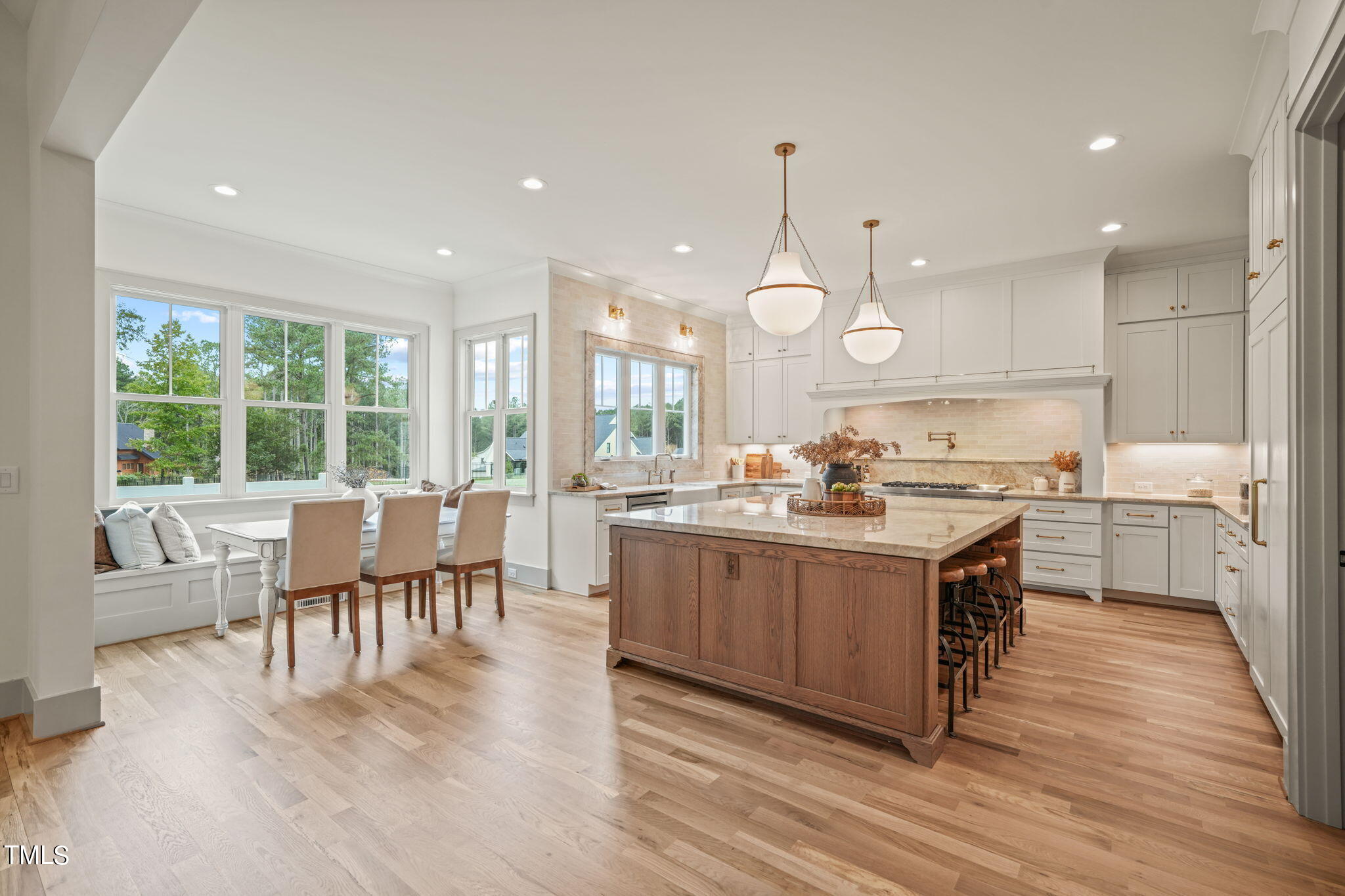 8909 Grand Highland Way