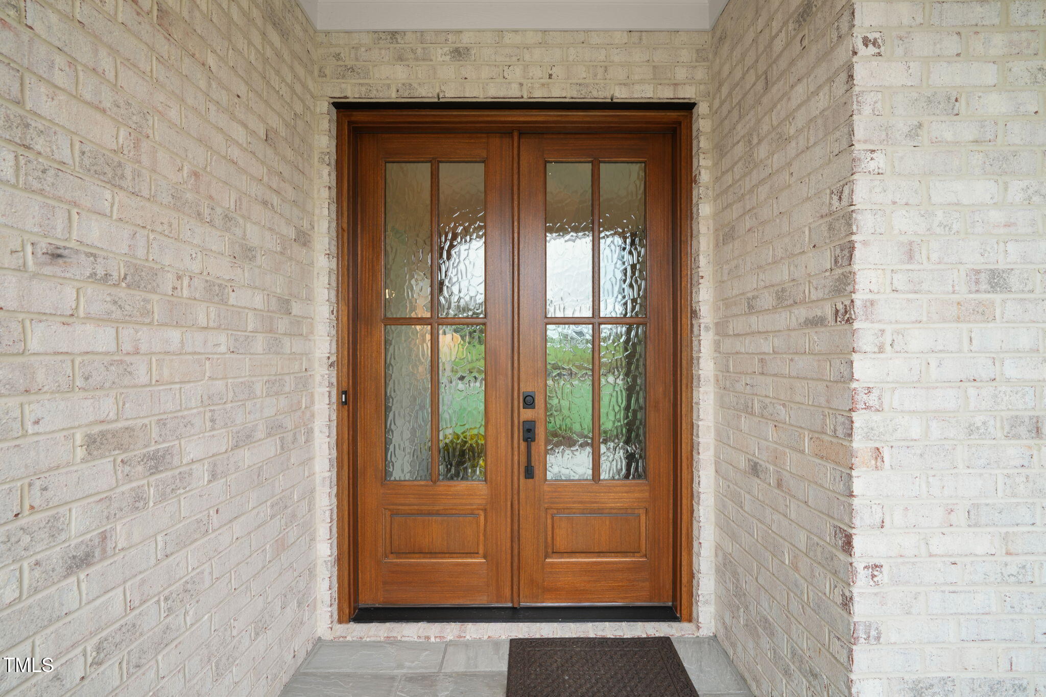 8909 Grand Highland Way