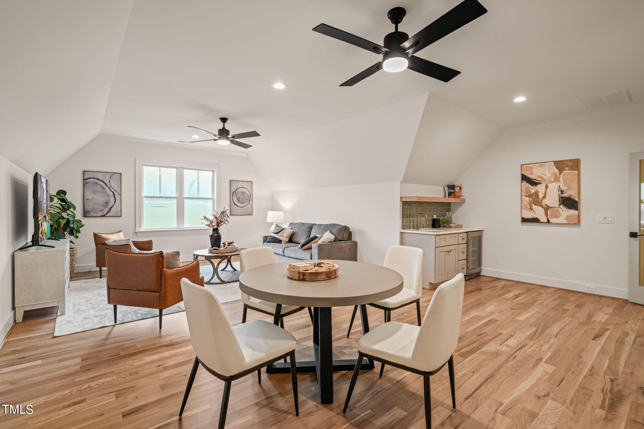 8909 Grand Highland Way