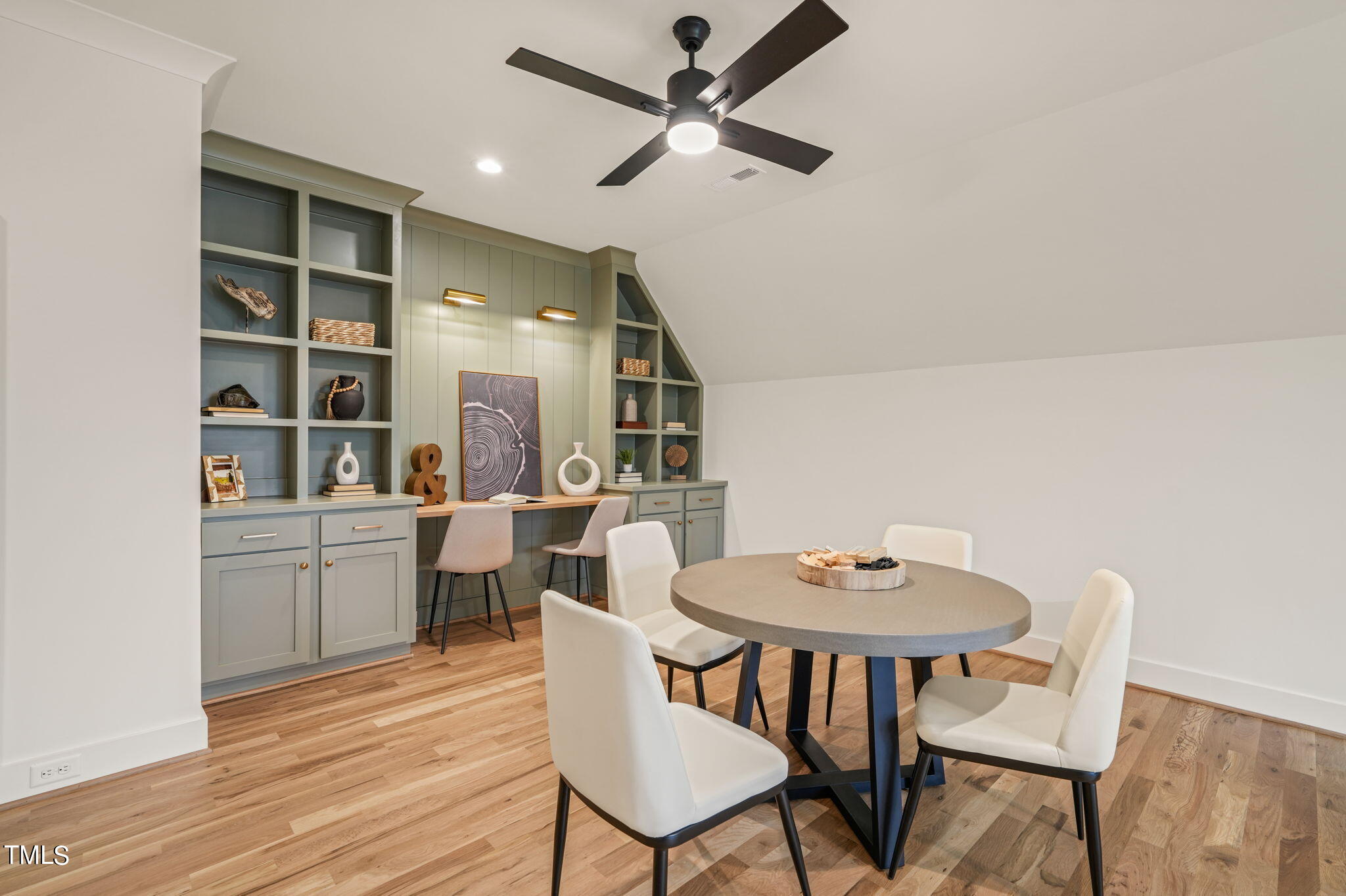8909 Grand Highland Way