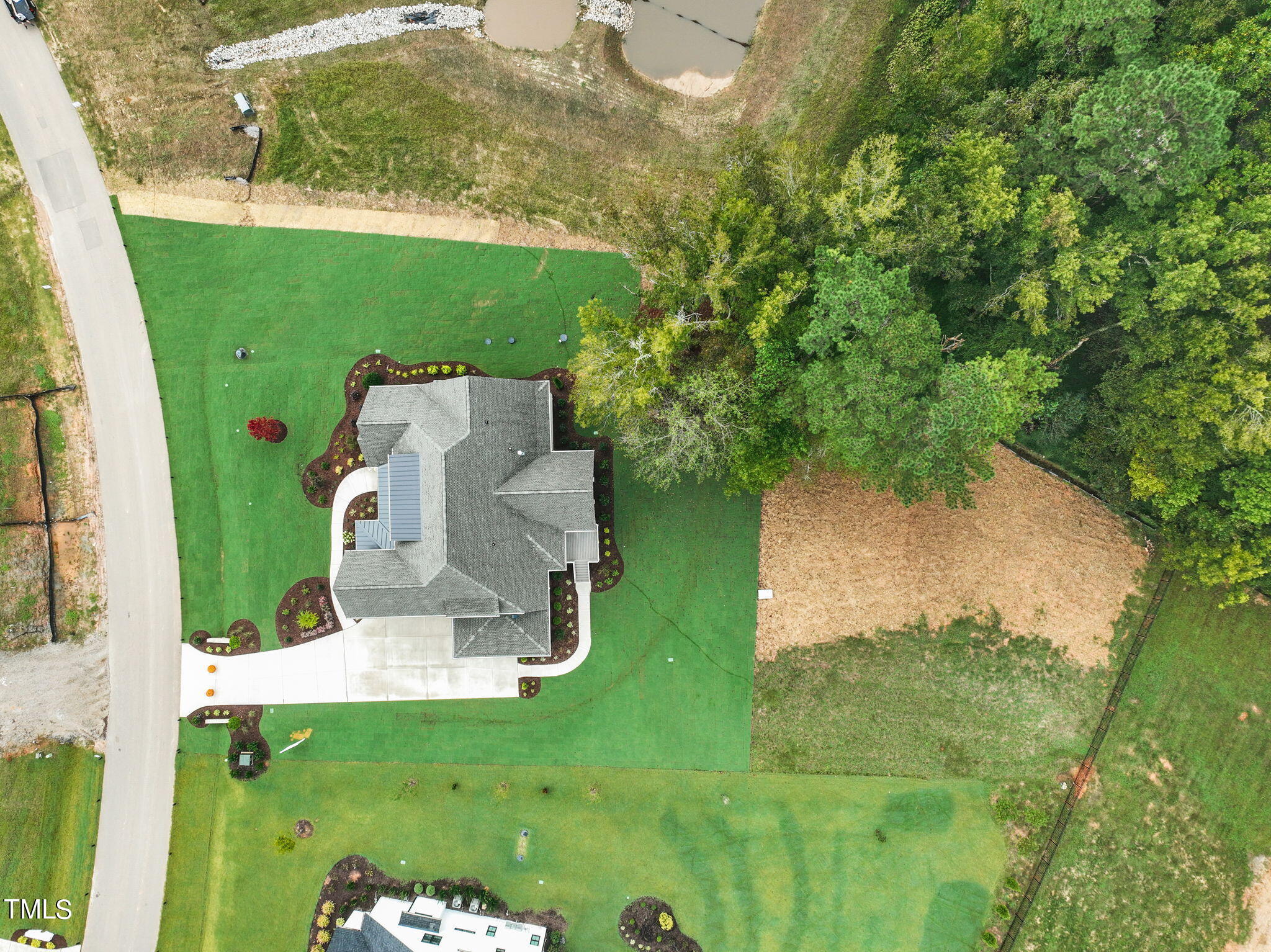8909 Grand Highland Way