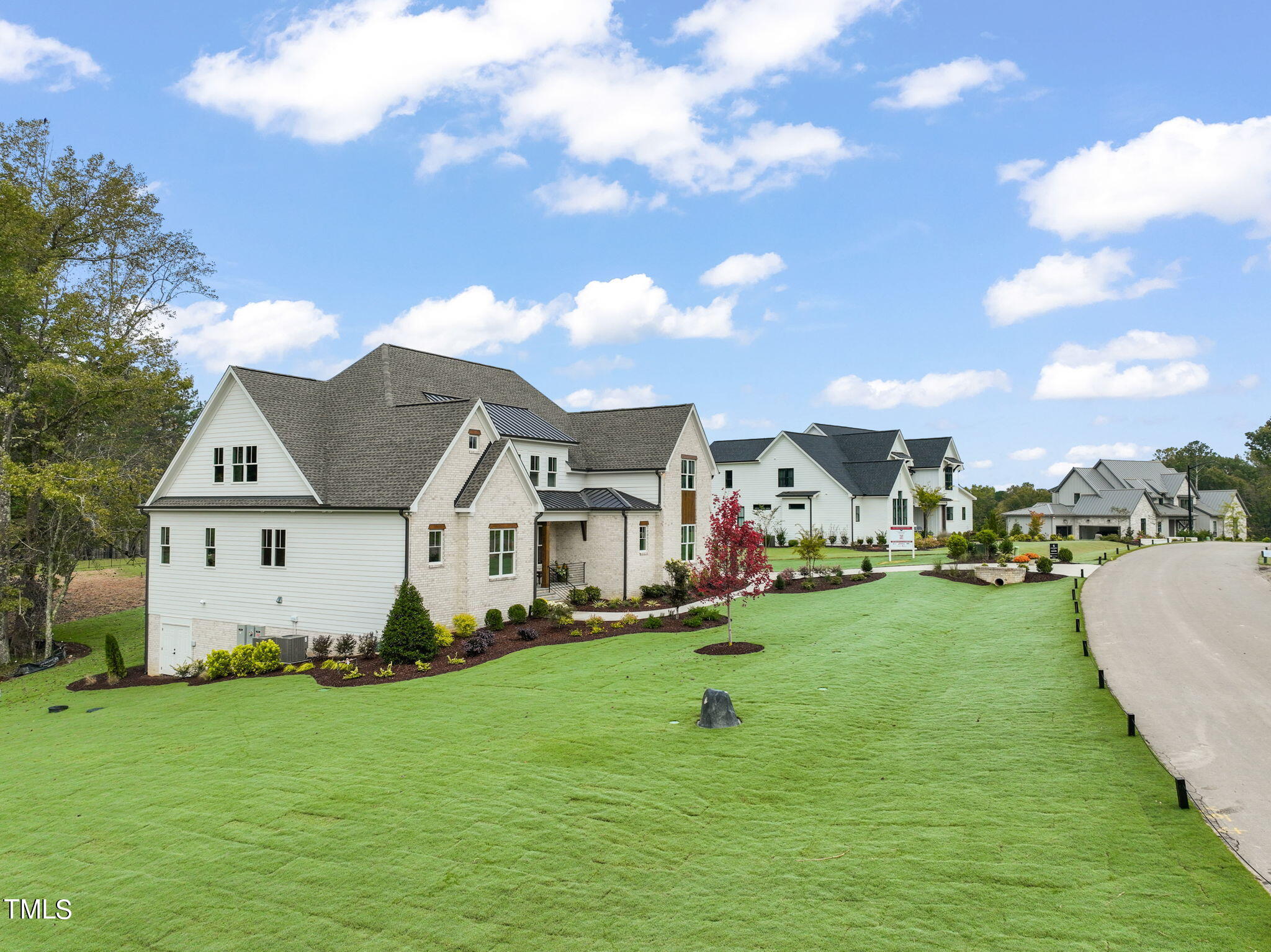 8909 Grand Highland Way