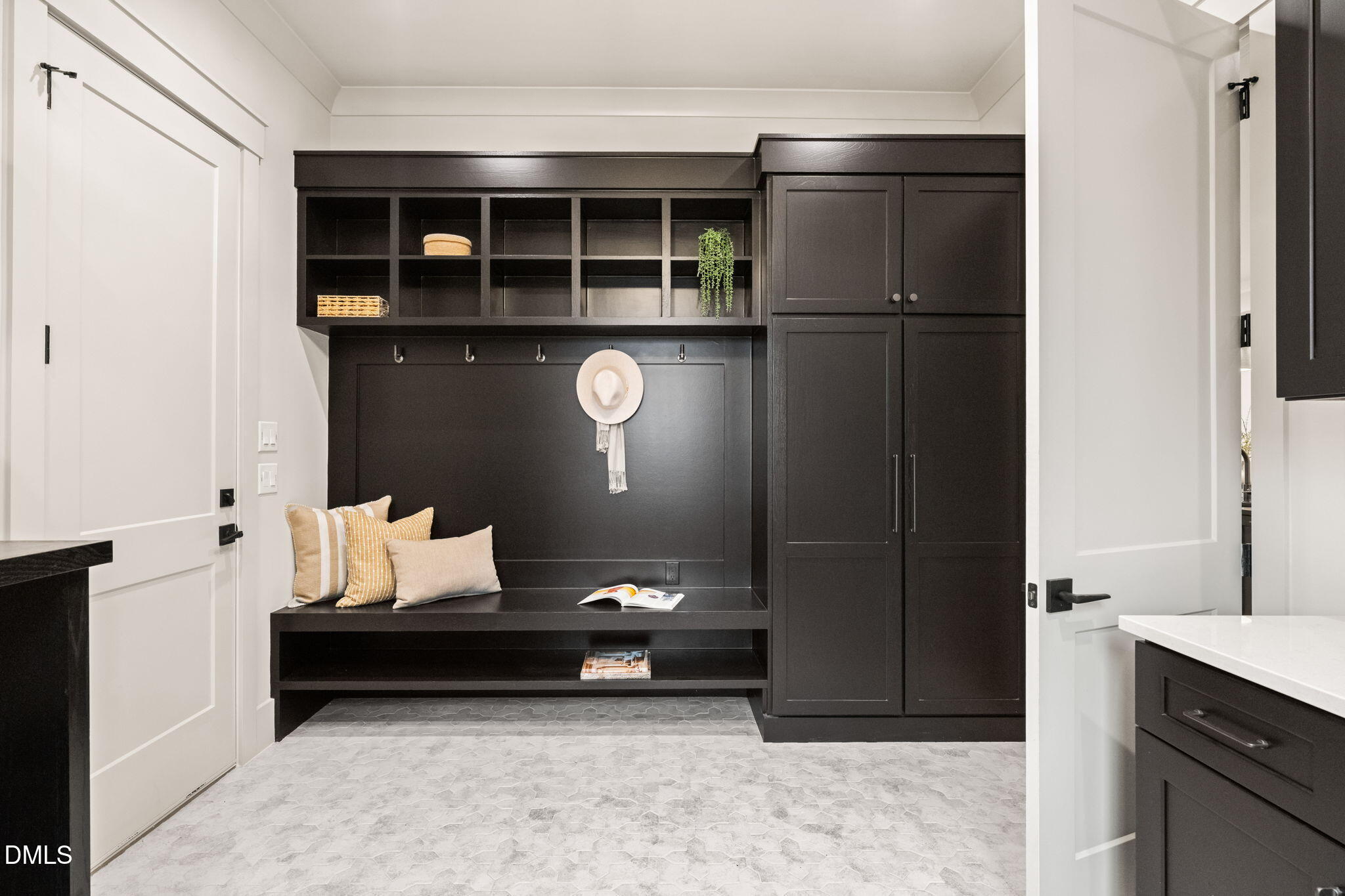 9105 Overlook Crest Drive