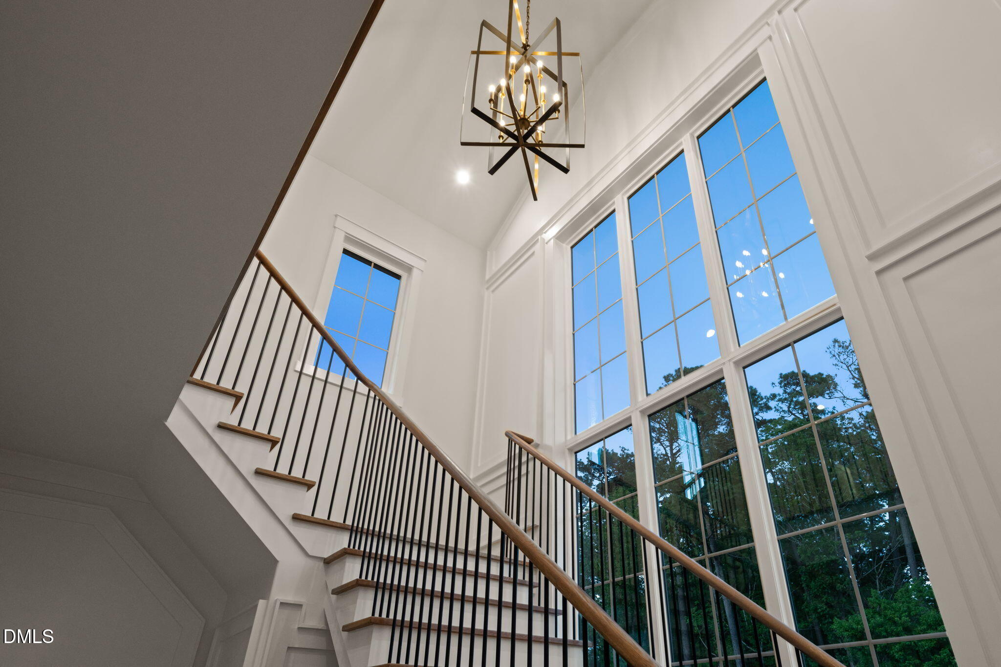9105 Overlook Crest Drive