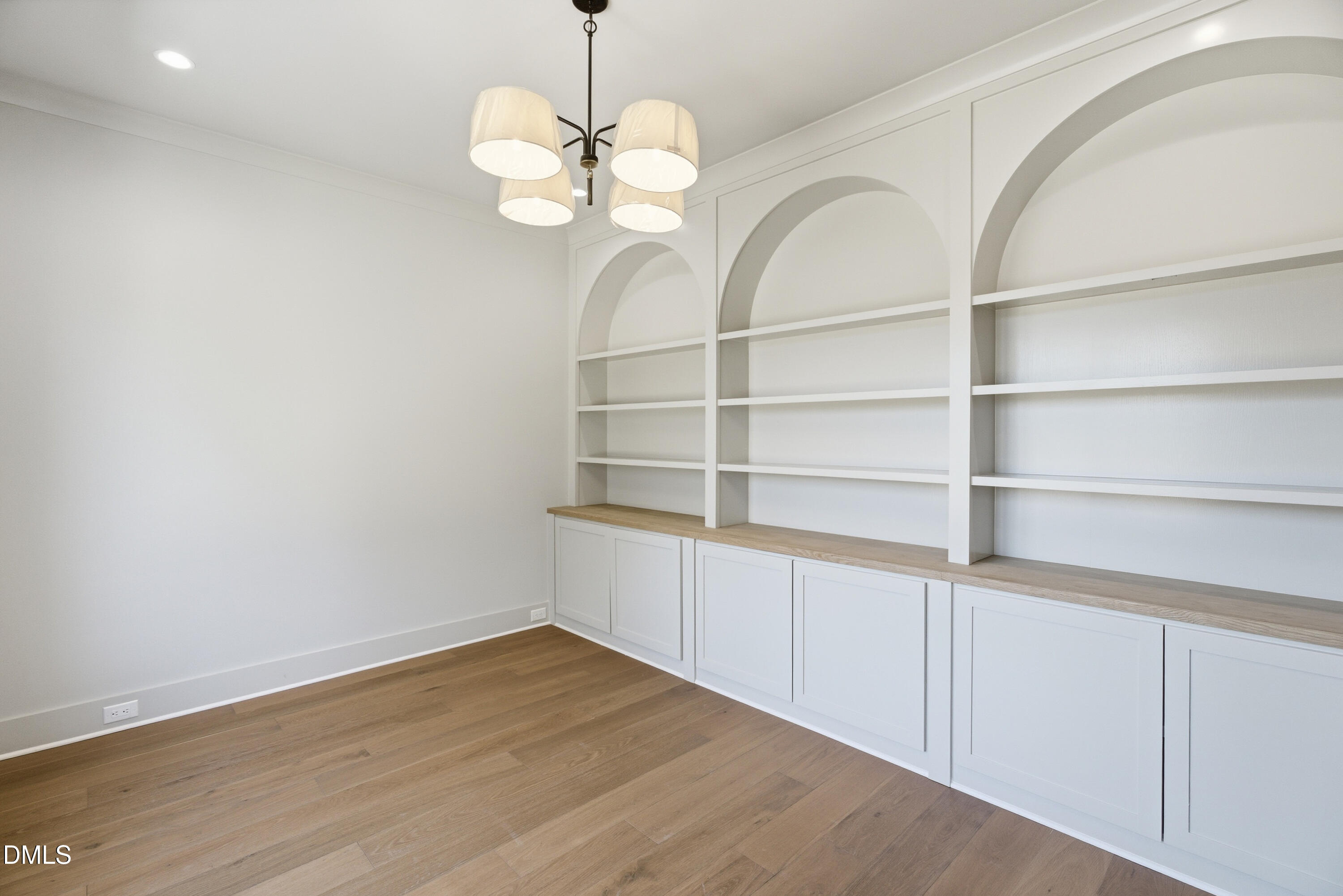 9105 Overlook Crest Drive