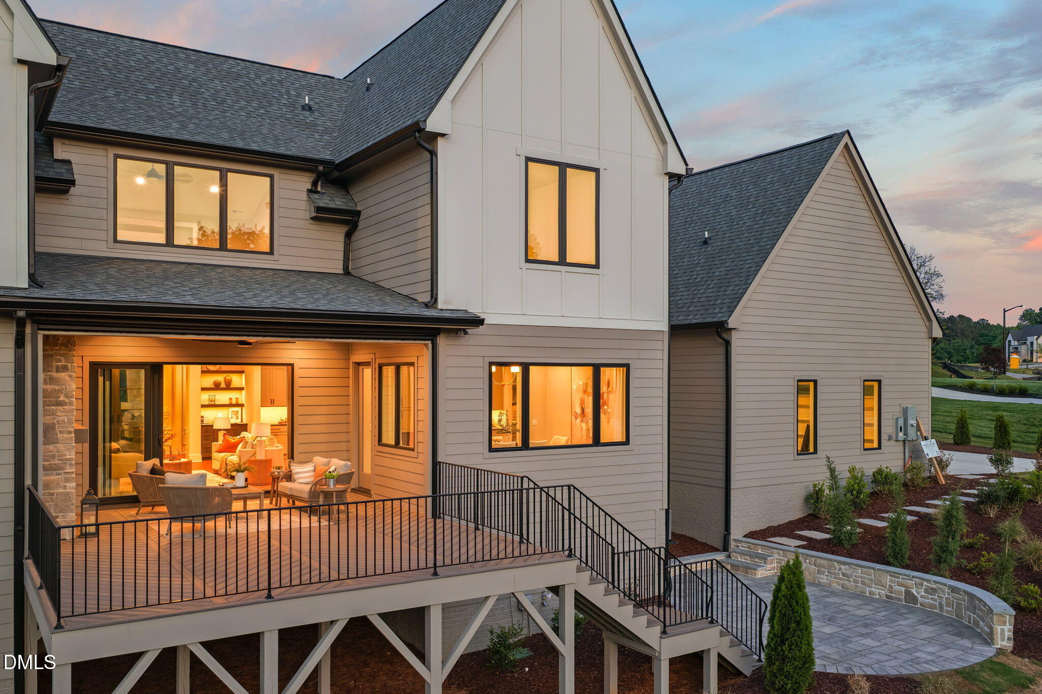 9105 Overlook Crest Drive