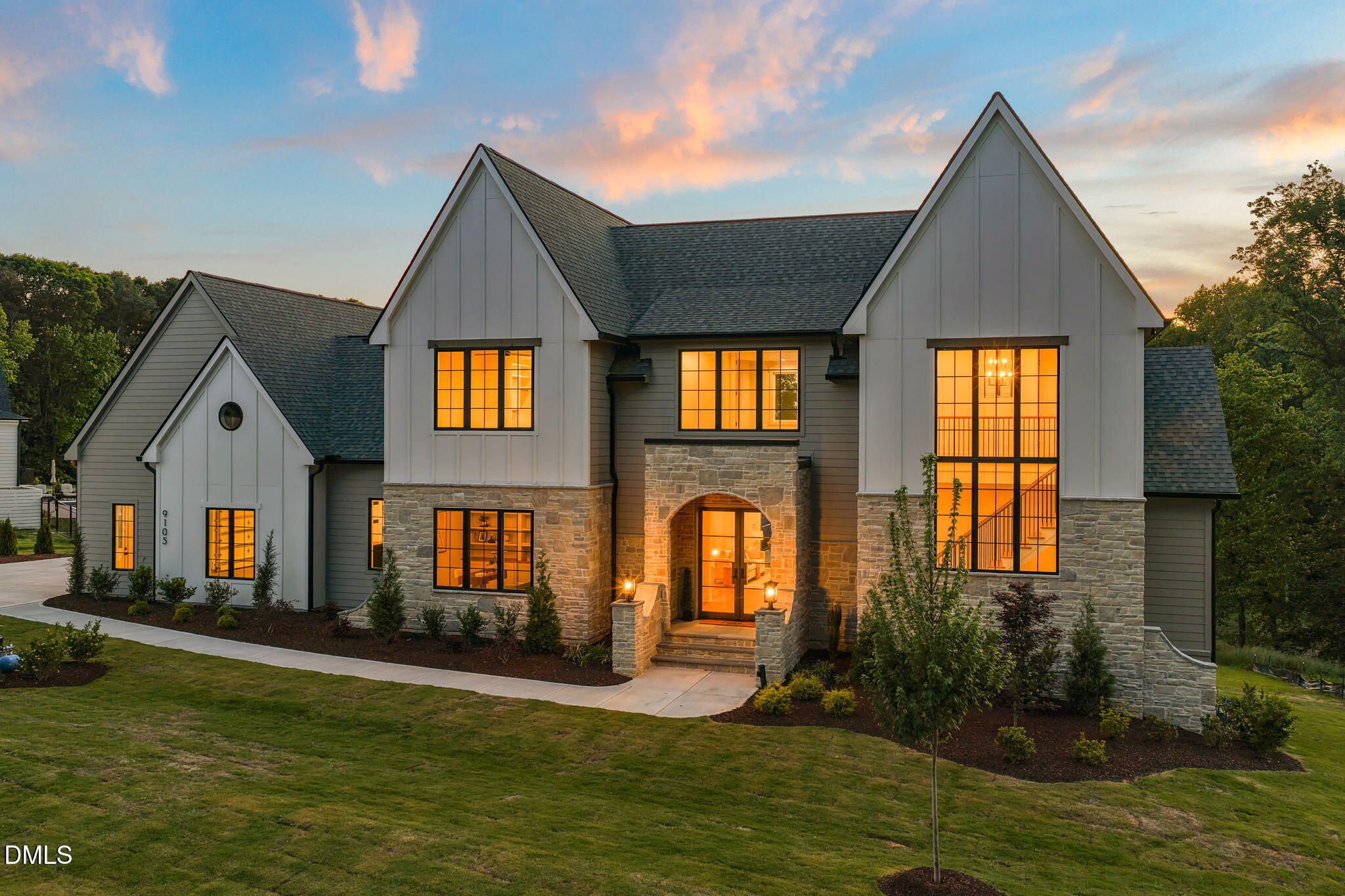 9105 Overlook Crest Drive