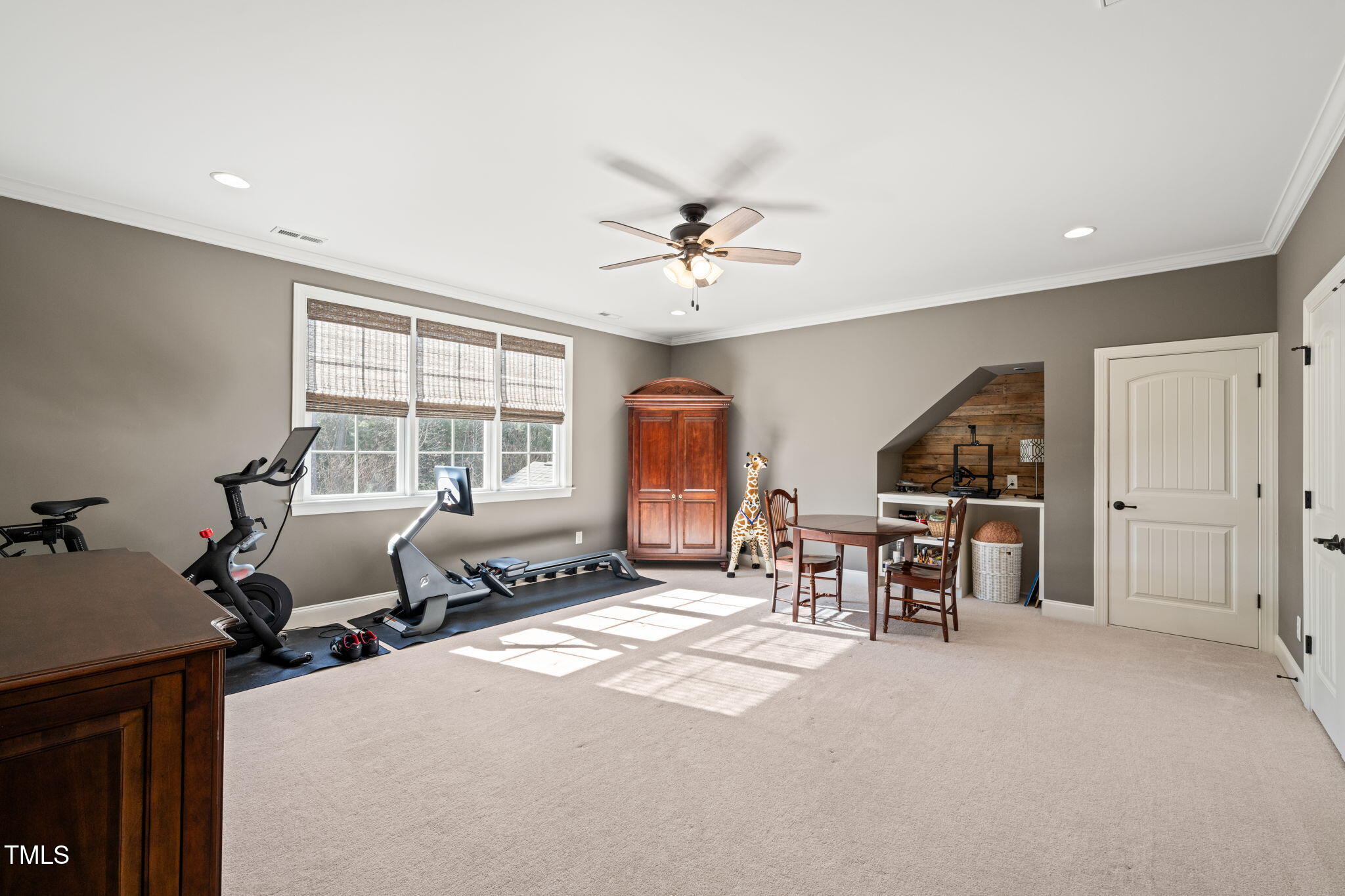 1301 Mackinaw Drive