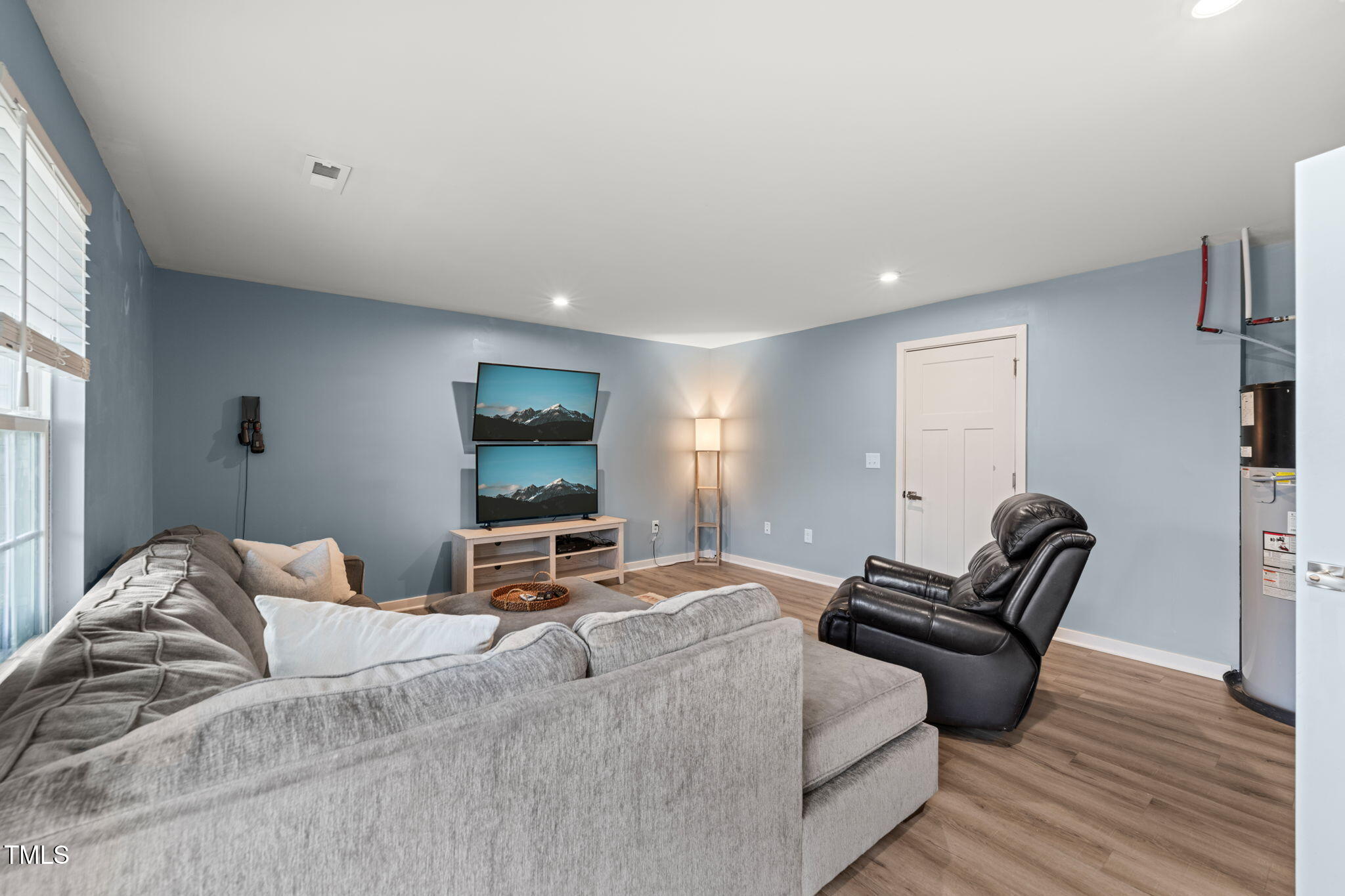 368 Amber Acorn Avenue