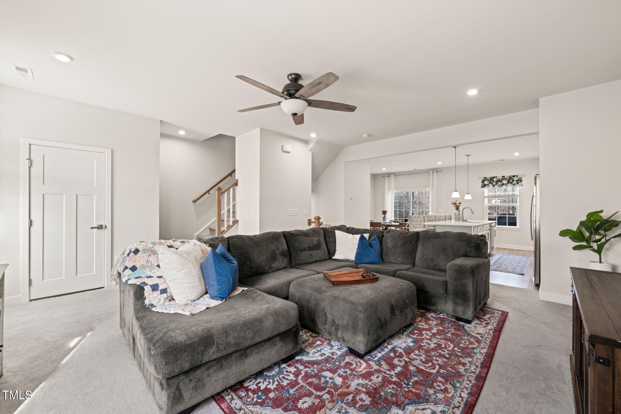 368 Amber Acorn Avenue